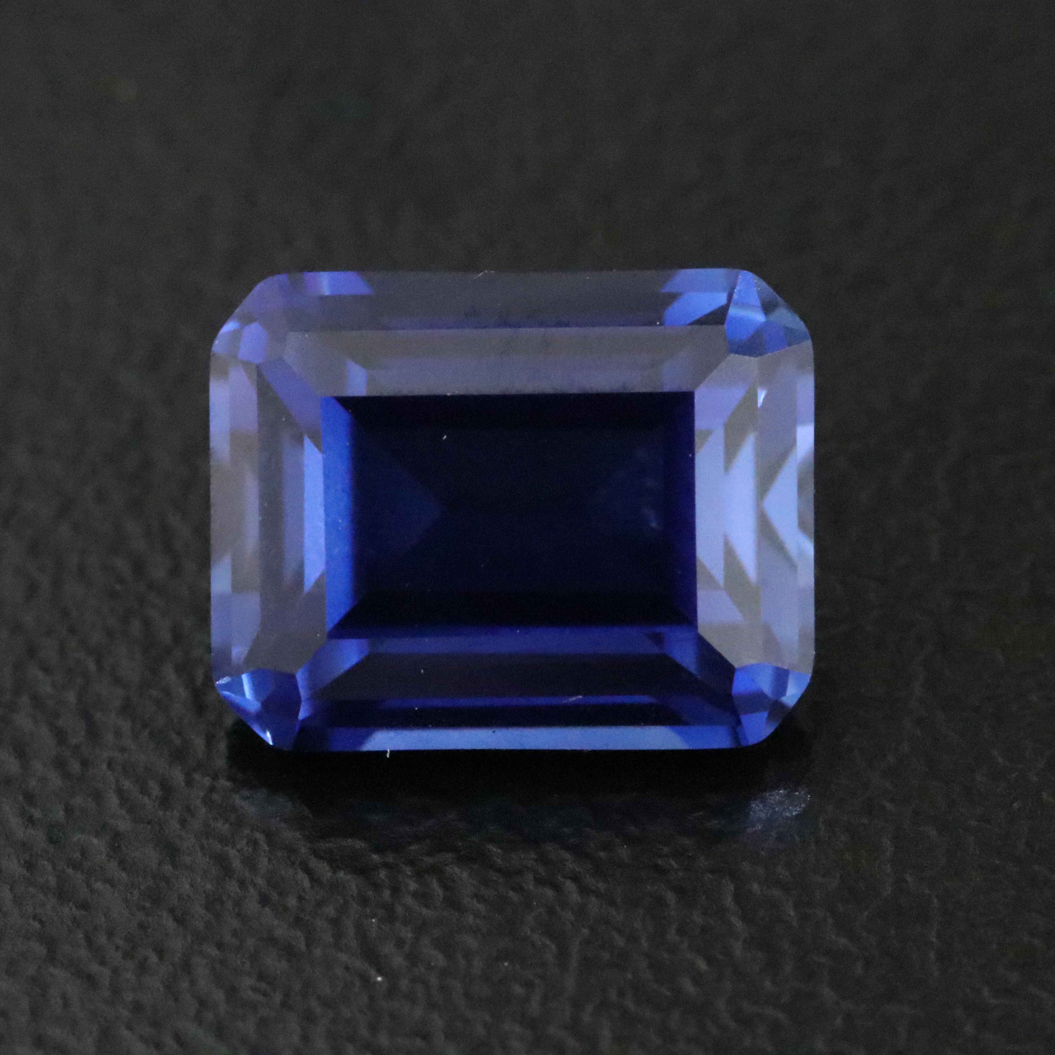 Loose 4.56 CT Lab Grown Sapphire