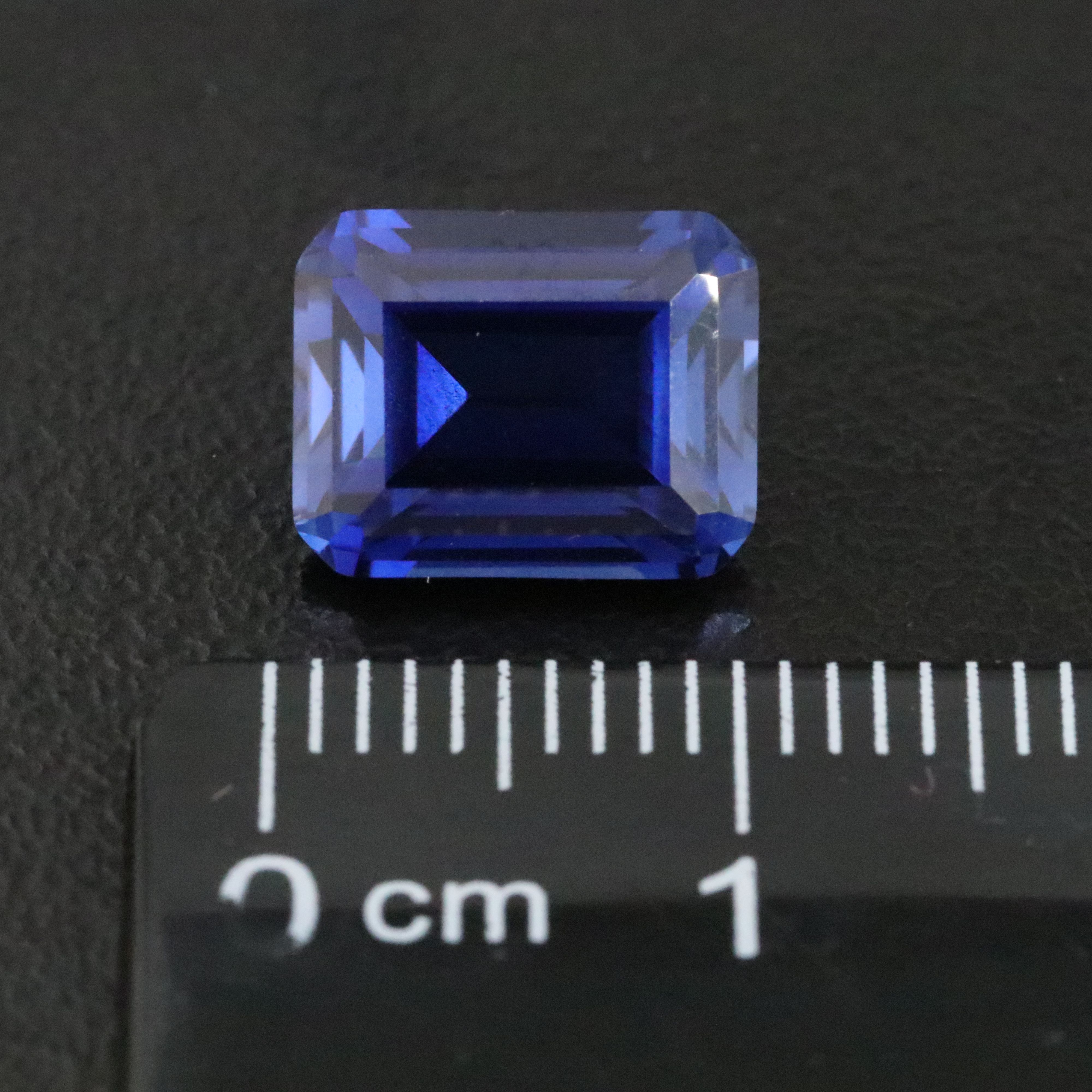 Loose 4.56 CT Lab Grown Sapphire