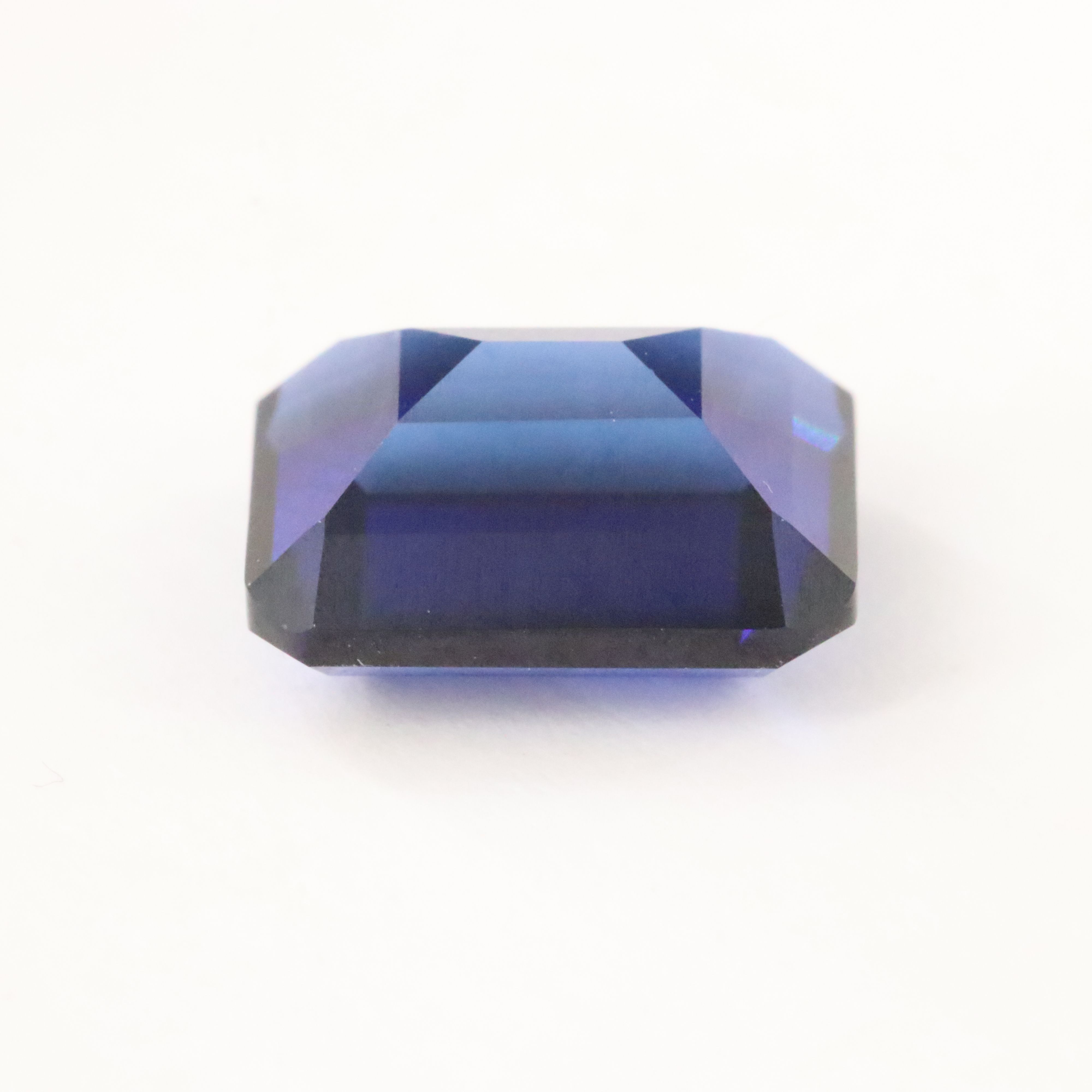 Loose 4.56 CT Lab Grown Sapphire