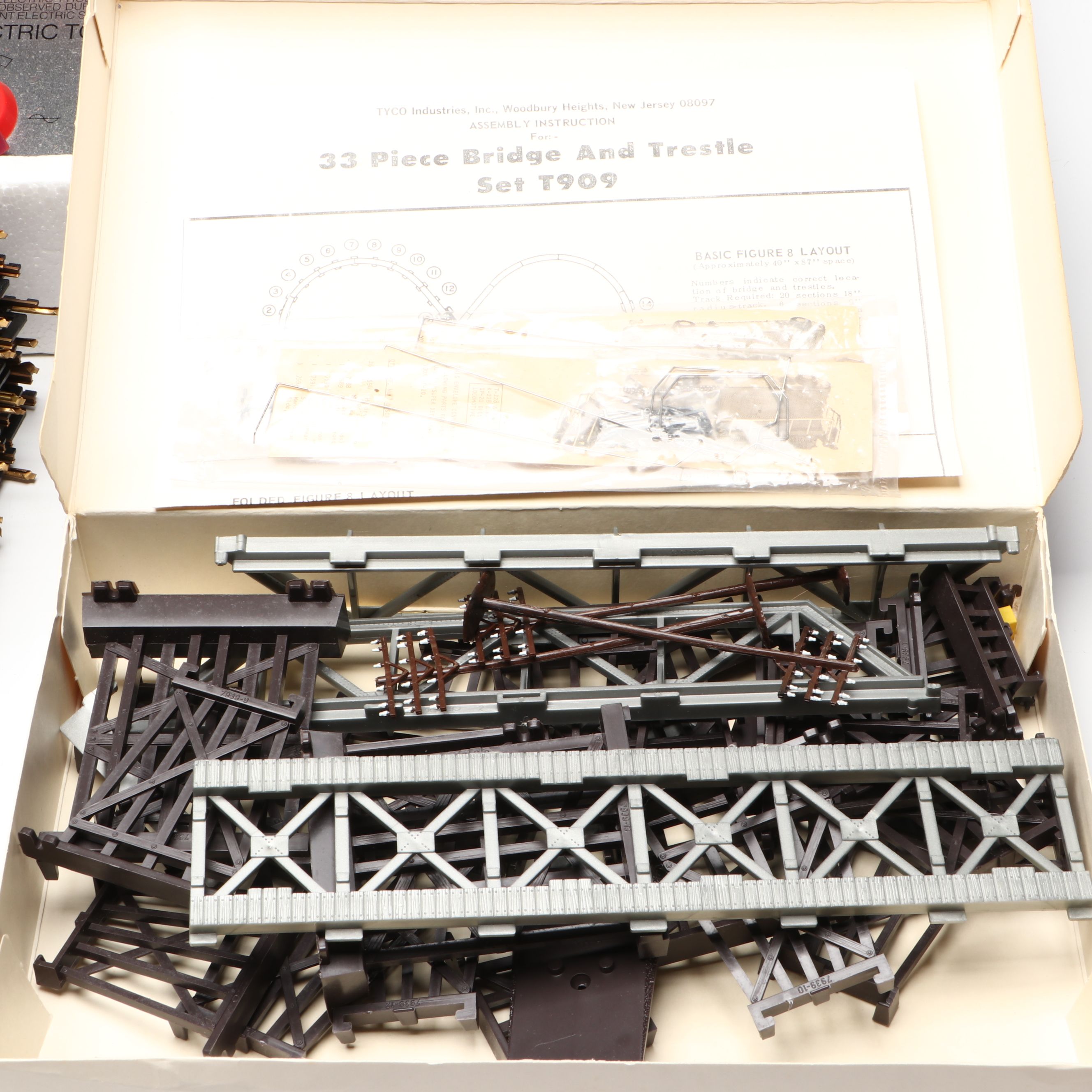 Tyco and Märklin HO Scale Train Cars and Accessories