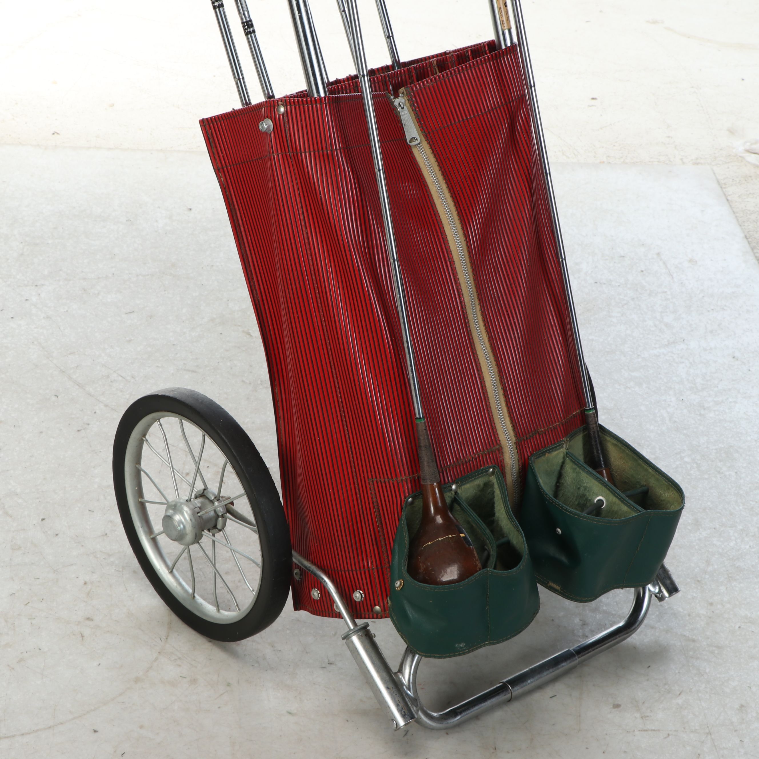 Powerbilt Golfclubs with Rolling Golf Bag