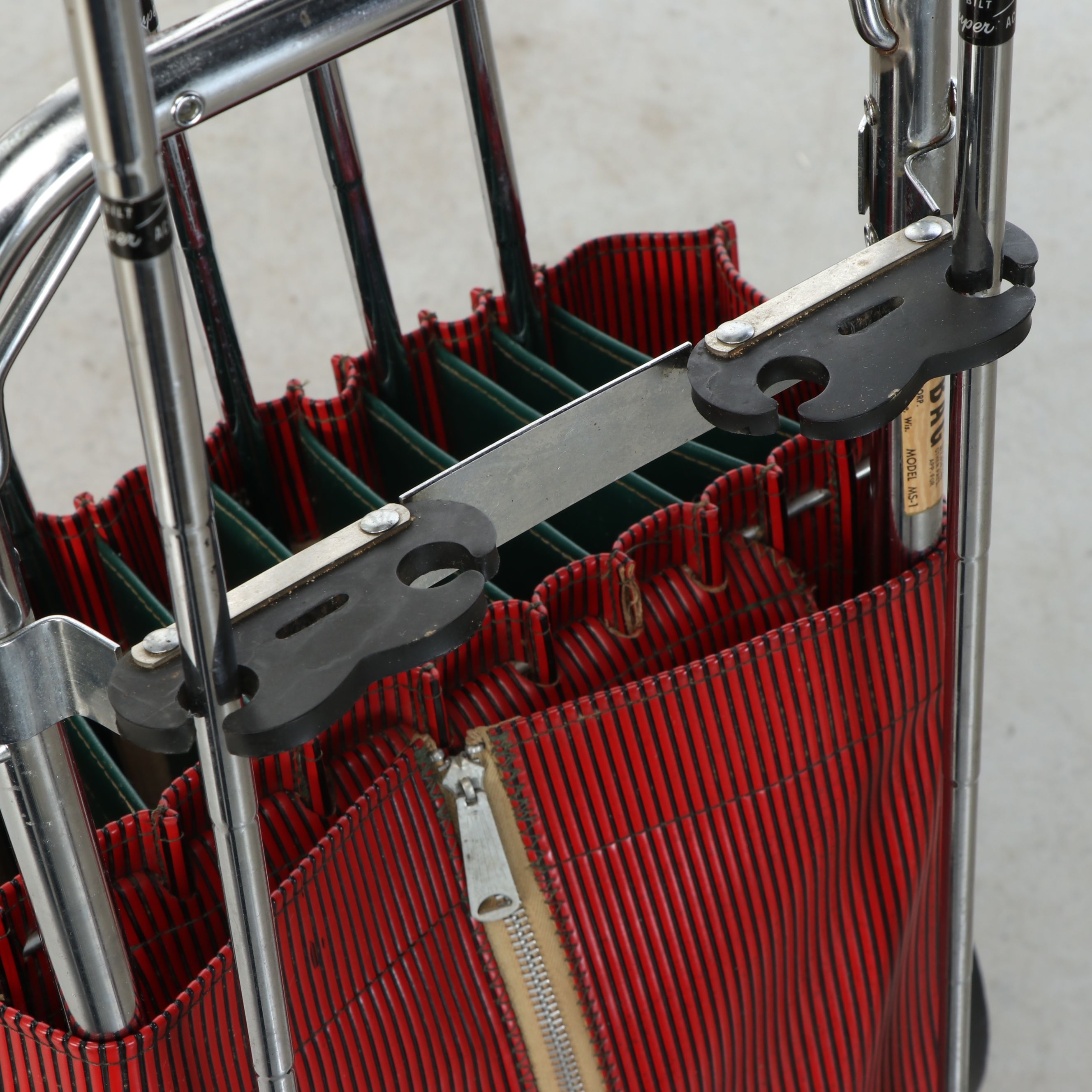 Powerbilt Golfclubs with Rolling Golf Bag