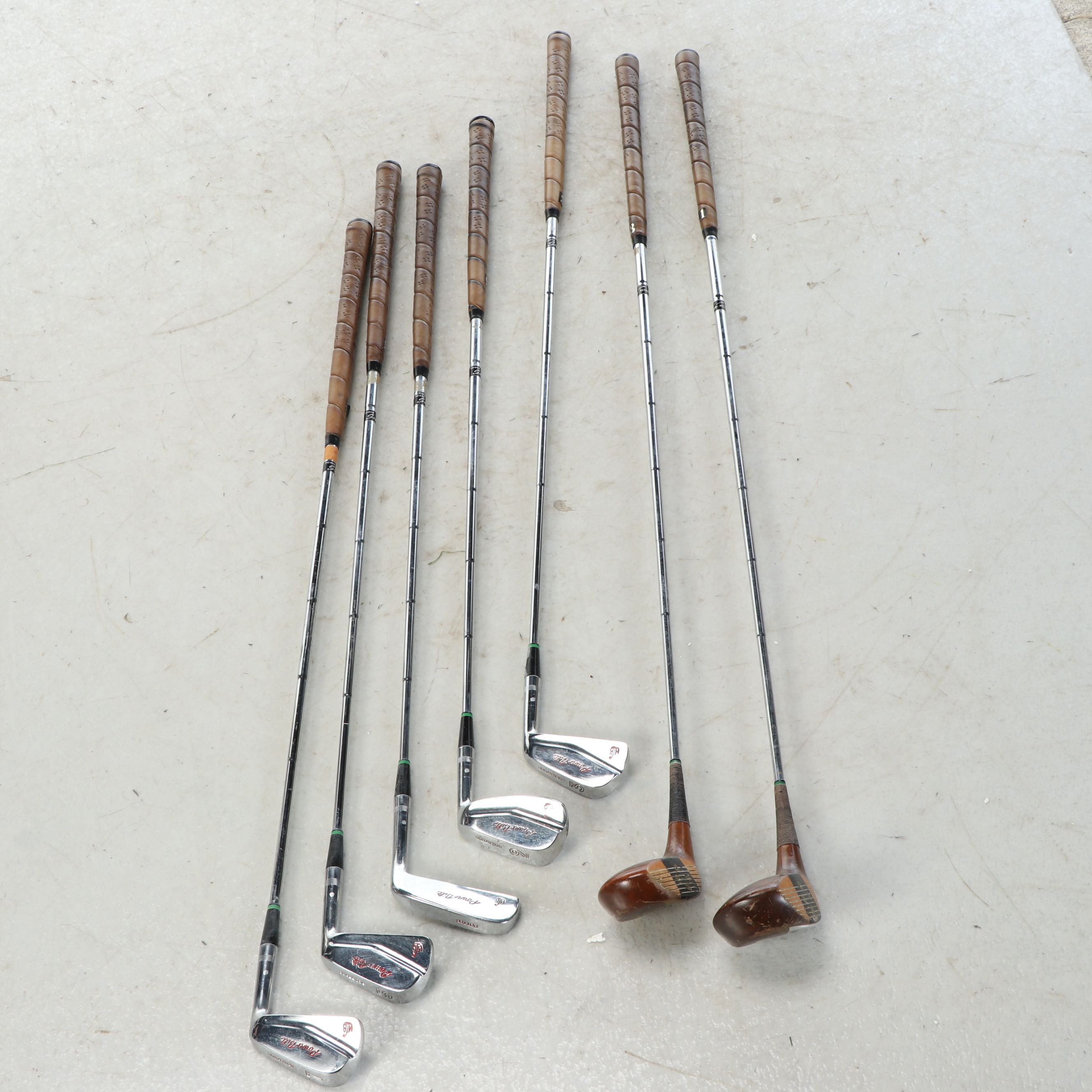 Powerbilt Golfclubs with Rolling Golf Bag