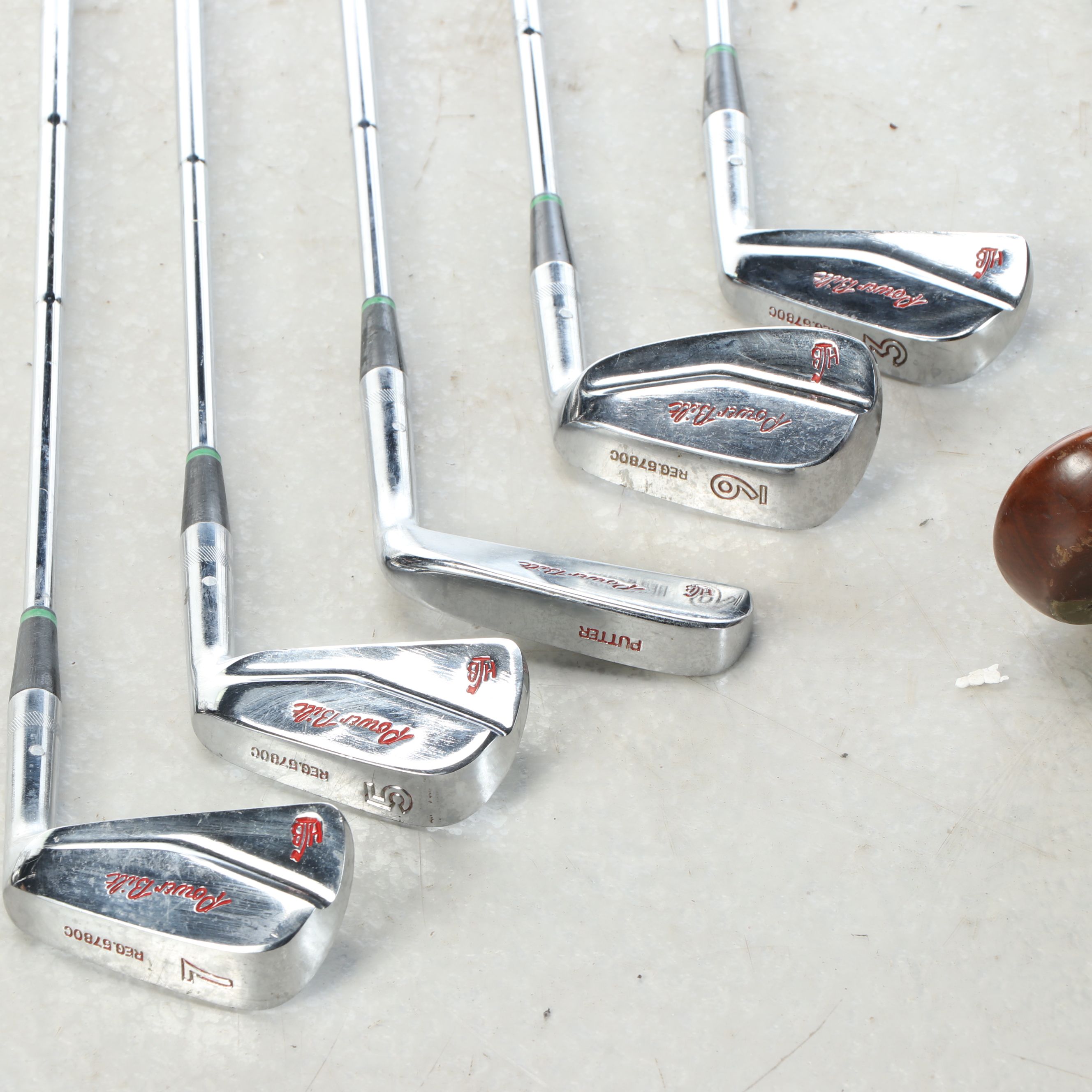 Powerbilt Golfclubs with Rolling Golf Bag