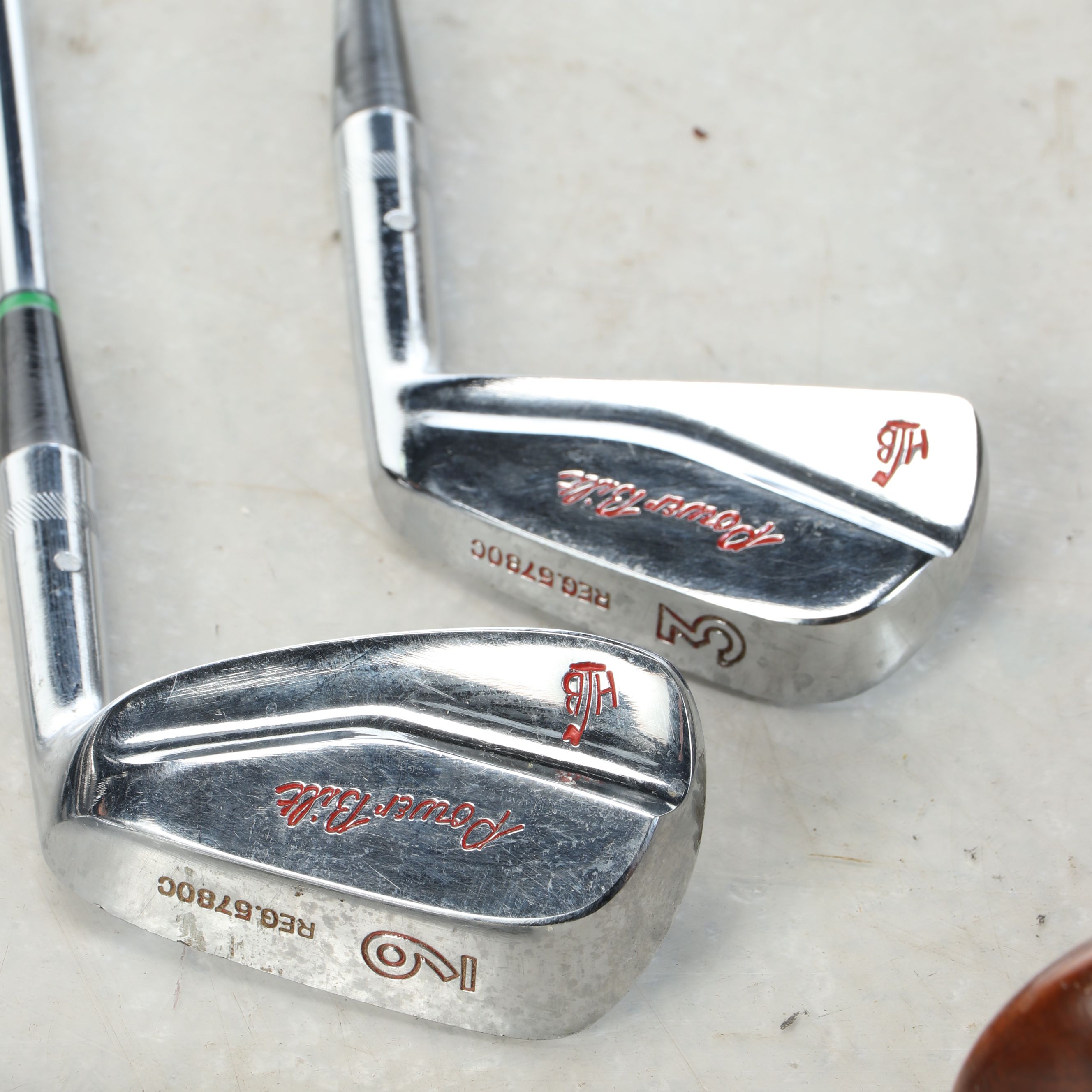 Powerbilt Golfclubs with Rolling Golf Bag