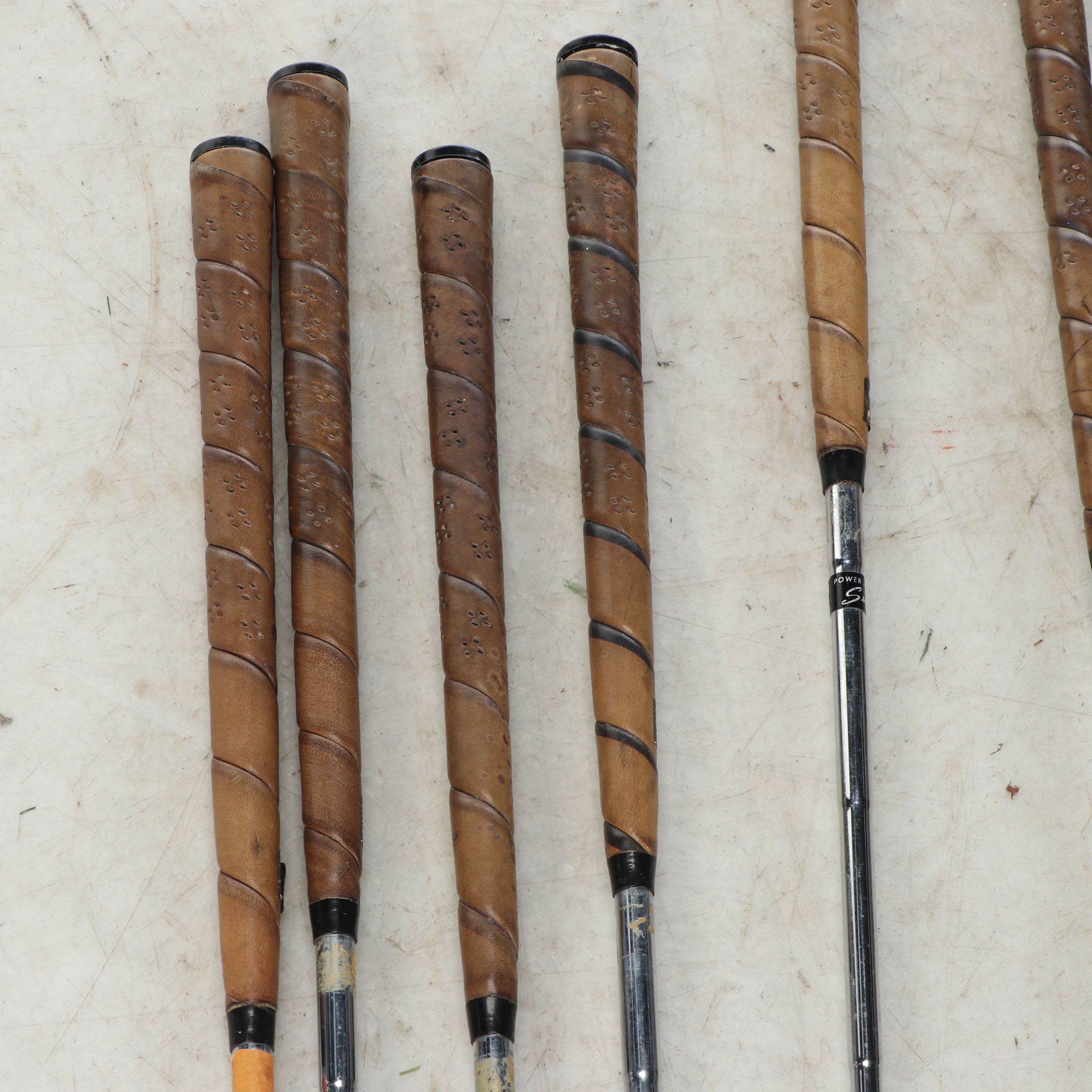 Powerbilt Golfclubs with Rolling Golf Bag