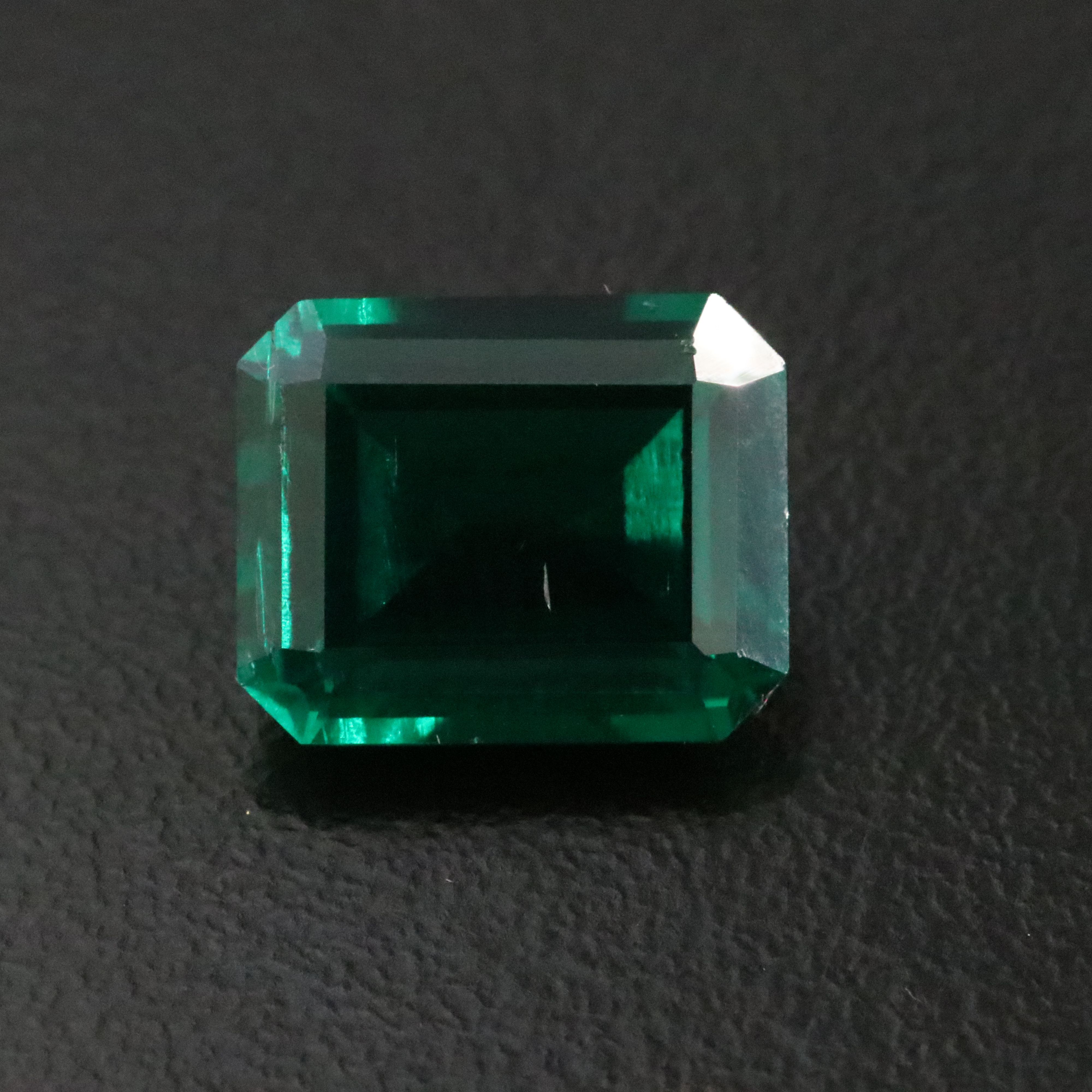 Loose 3.95 CT Lab Grown Emerald