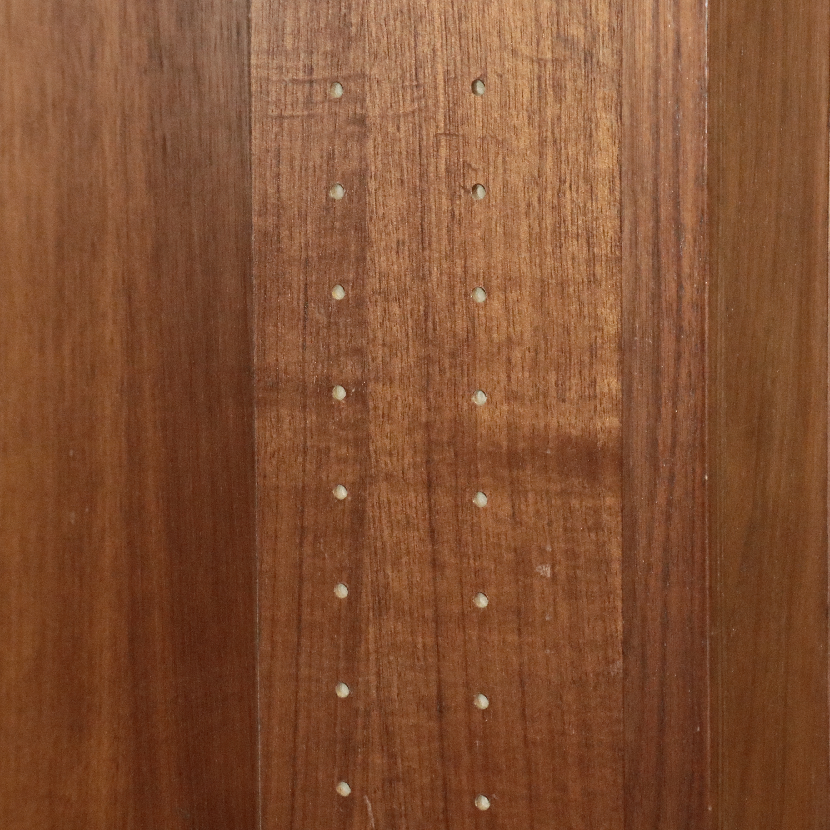 Large-Scale Traditional Style Wood Display Cabinet