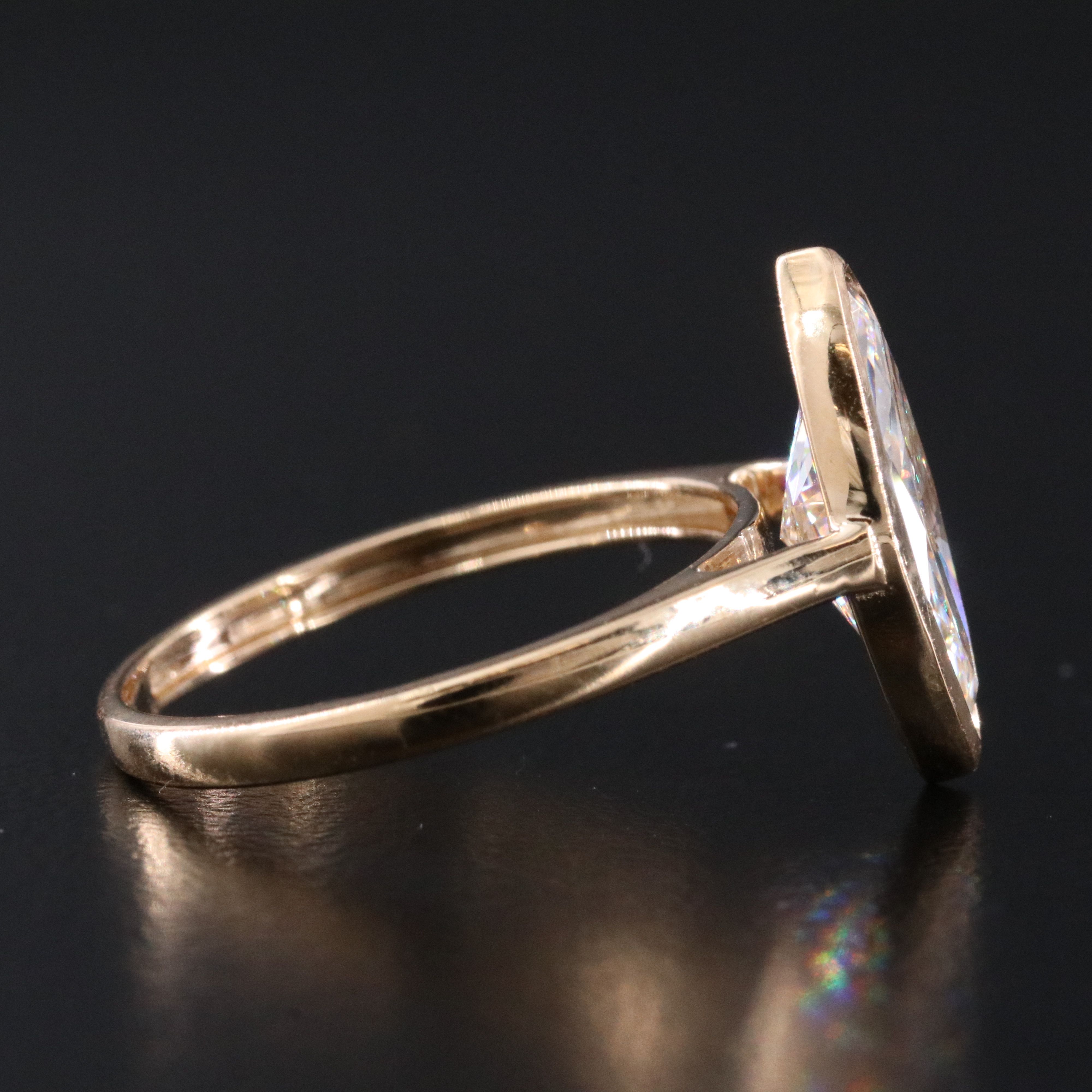 18K 1.99 CT Lab Grown Diamond Solitaire Ring with IGI Report