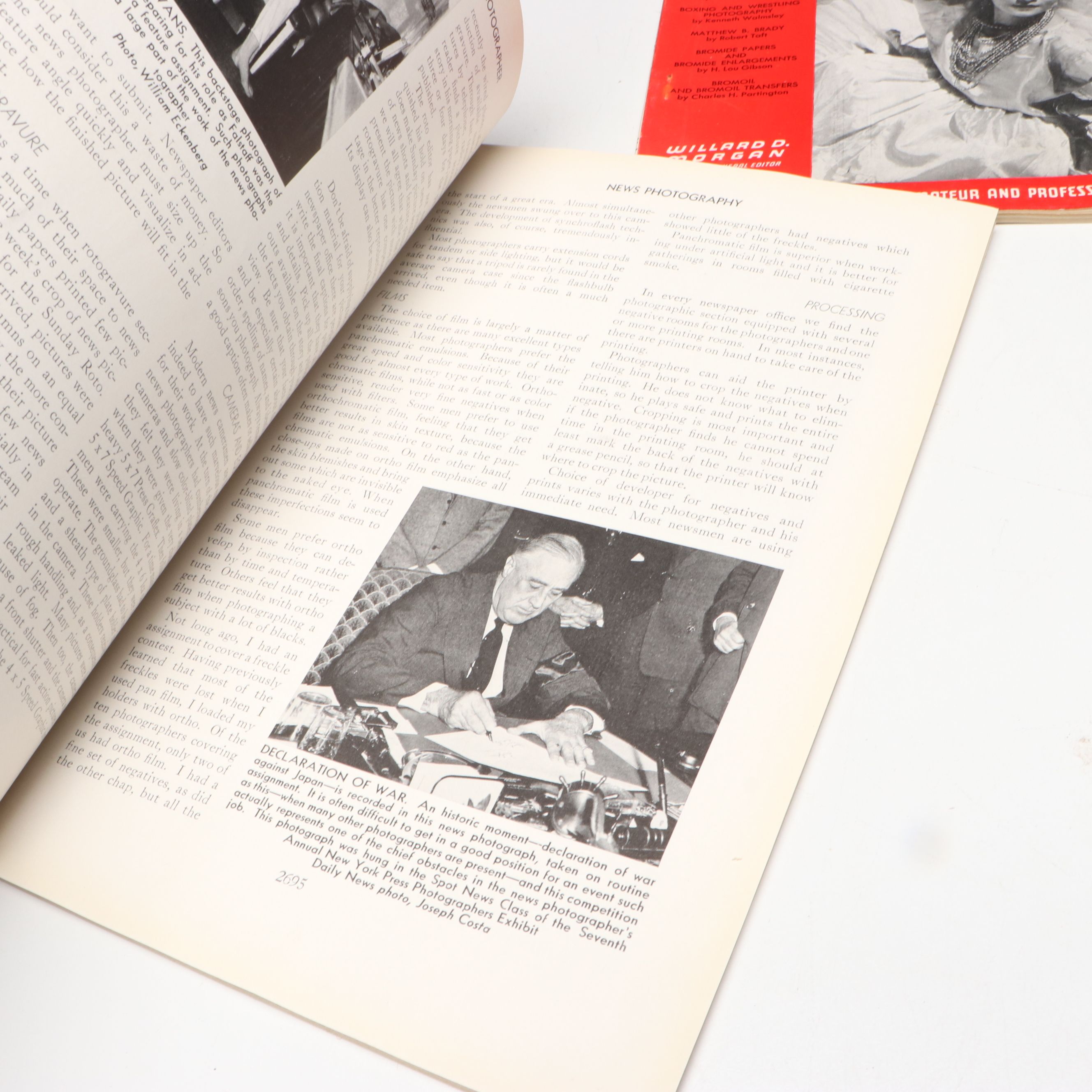 "The Complete Photographer" Magazine with Film and Digital Photography Books