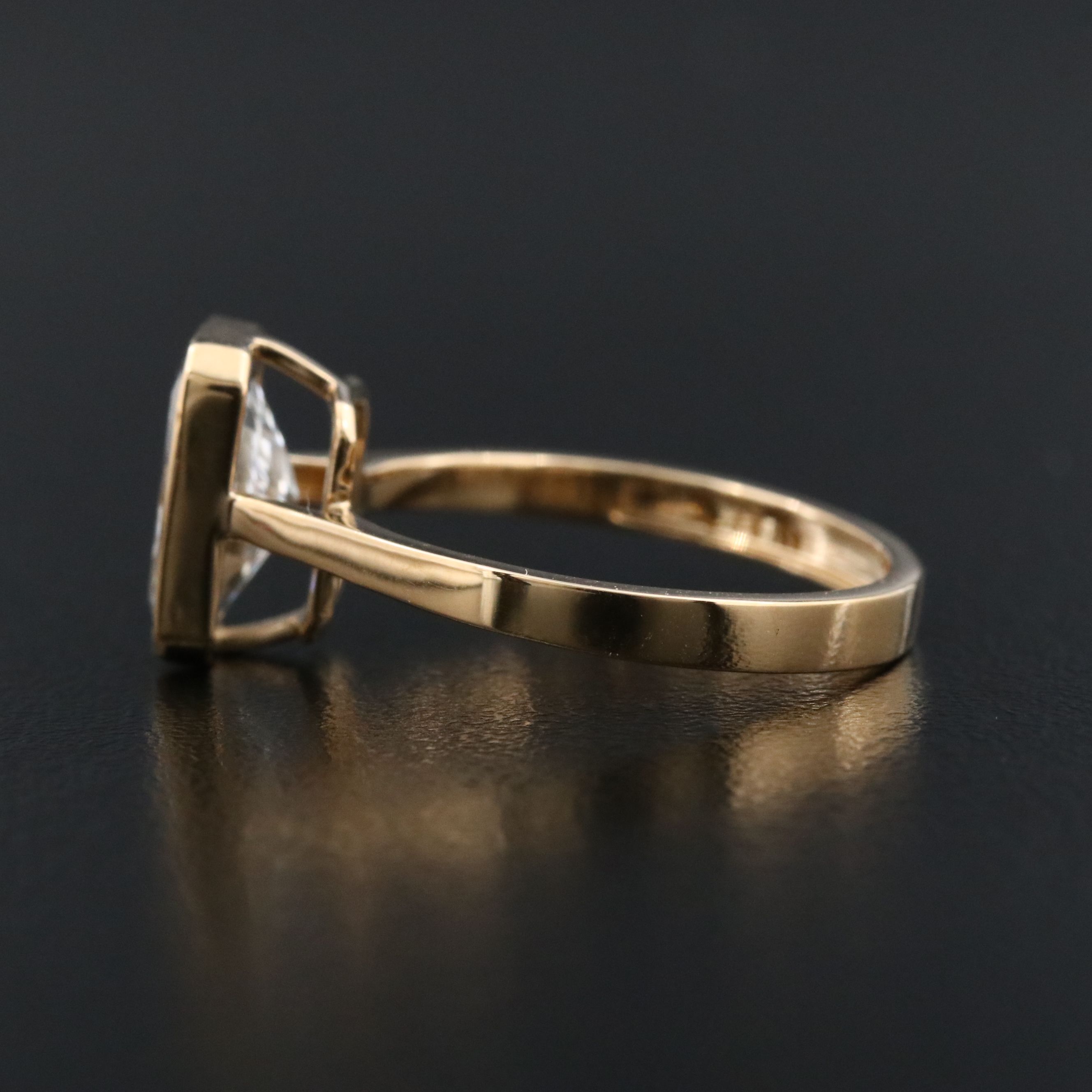 18K 1.96 CT Lab Grown Diamond Solitaire Ring with IGI Report