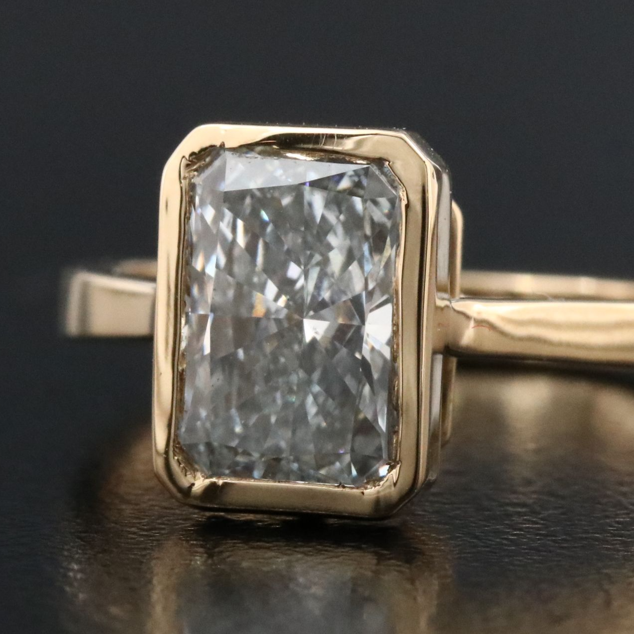 18K 1.96 CT Lab Grown Diamond Solitaire Ring with IGI Report