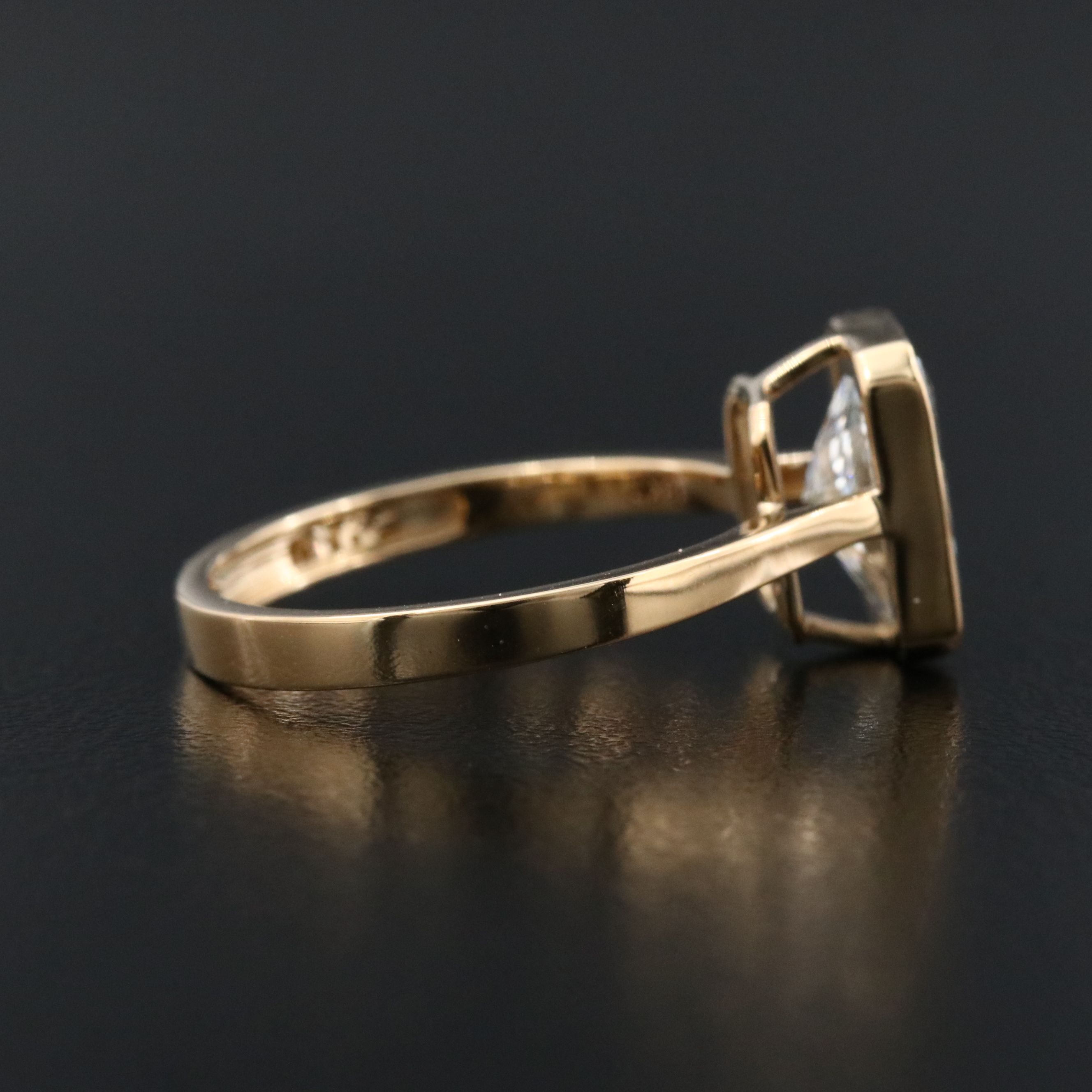 18K 1.96 CT Lab Grown Diamond Solitaire Ring with IGI Report