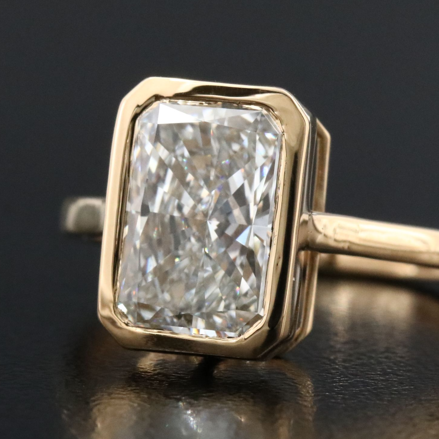 18K 2.97 CT Lab Grown Diamond Solitaire Ring with IGI Report