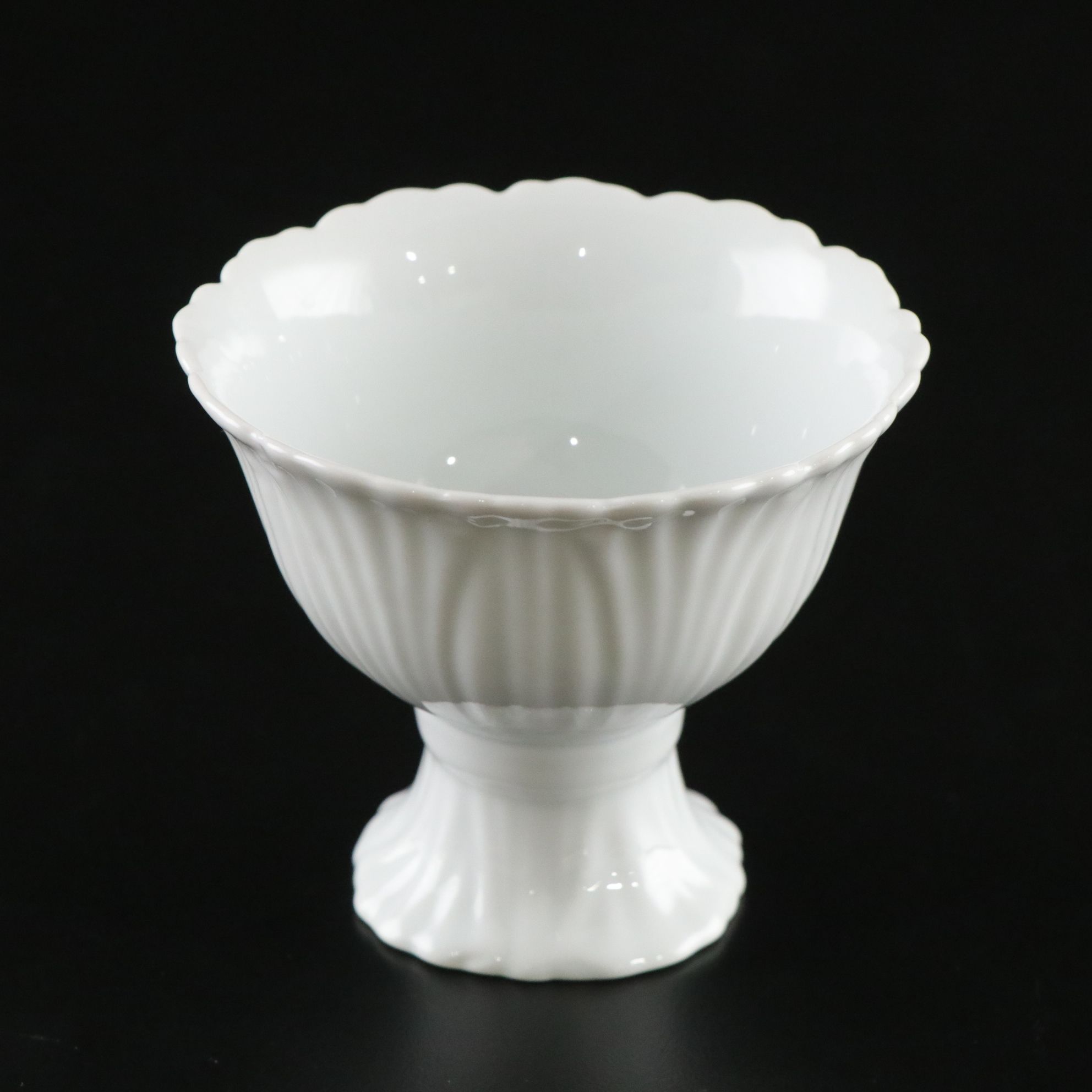 Alfred Meakin Footed Bowl with Dessert Bowls and More