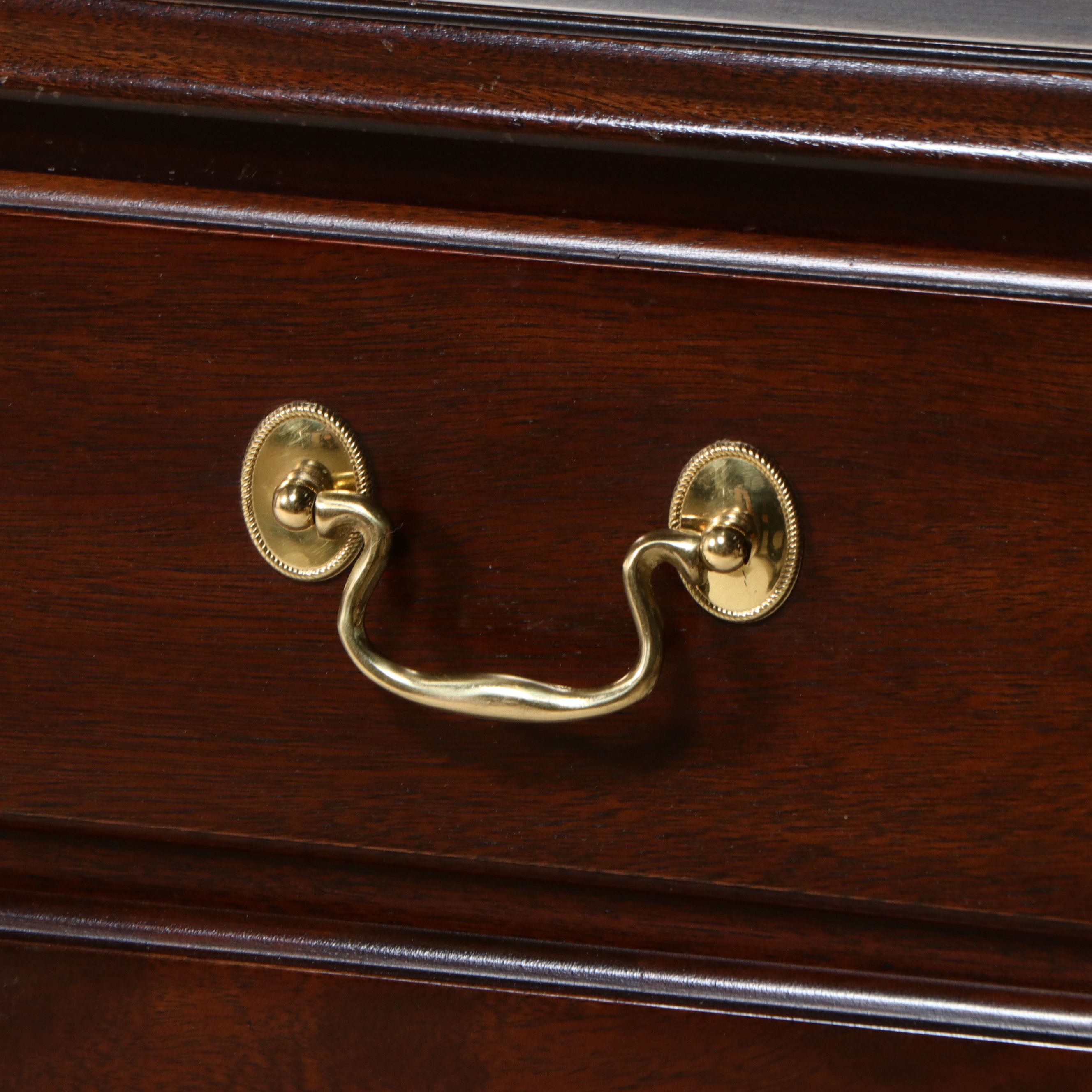 Knob Creek Chippendale Style Mahogany Breakfront China Cabinet