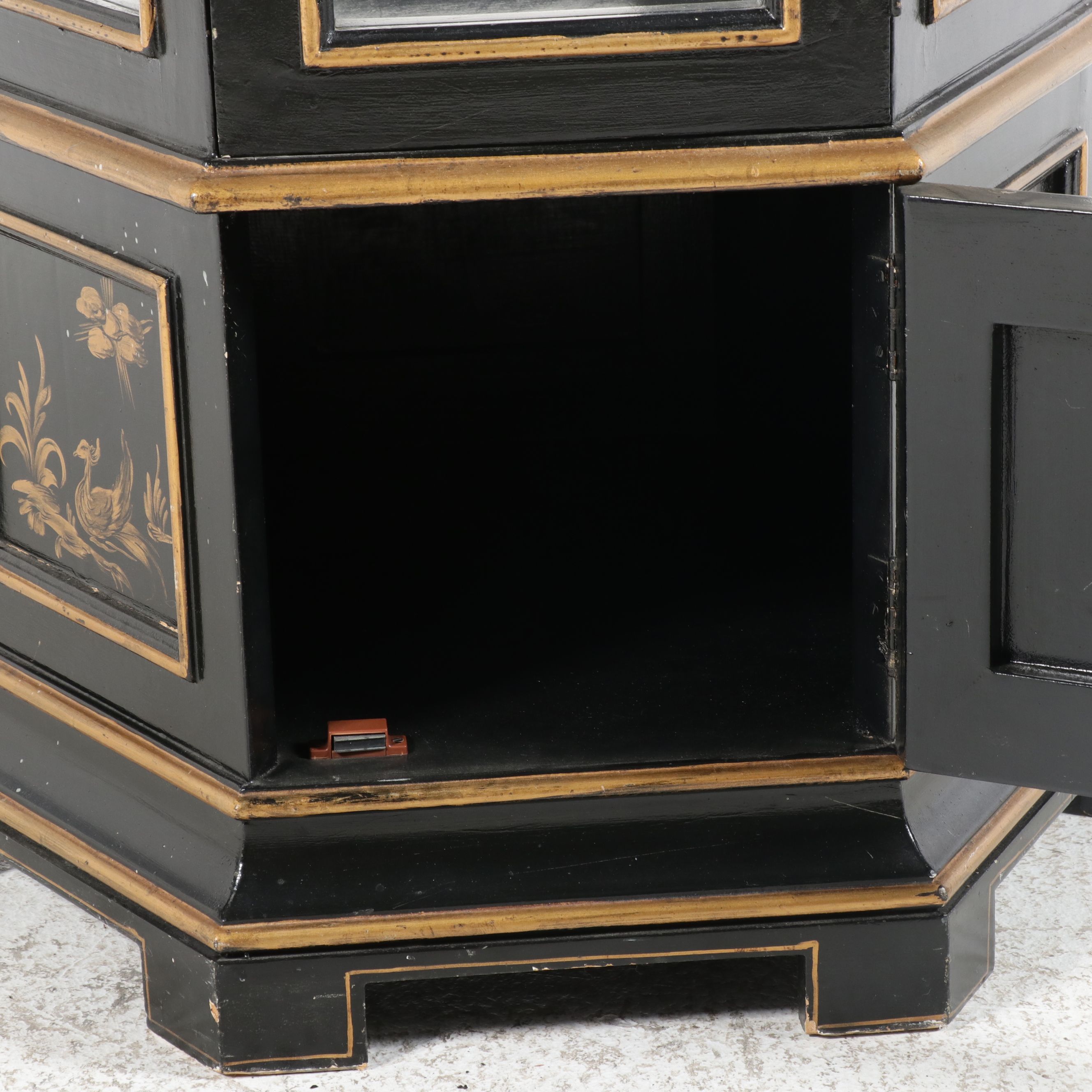 Hollywood Regency Style Chinoiserie Black Lacquer Pagoda Shaped Vitrine