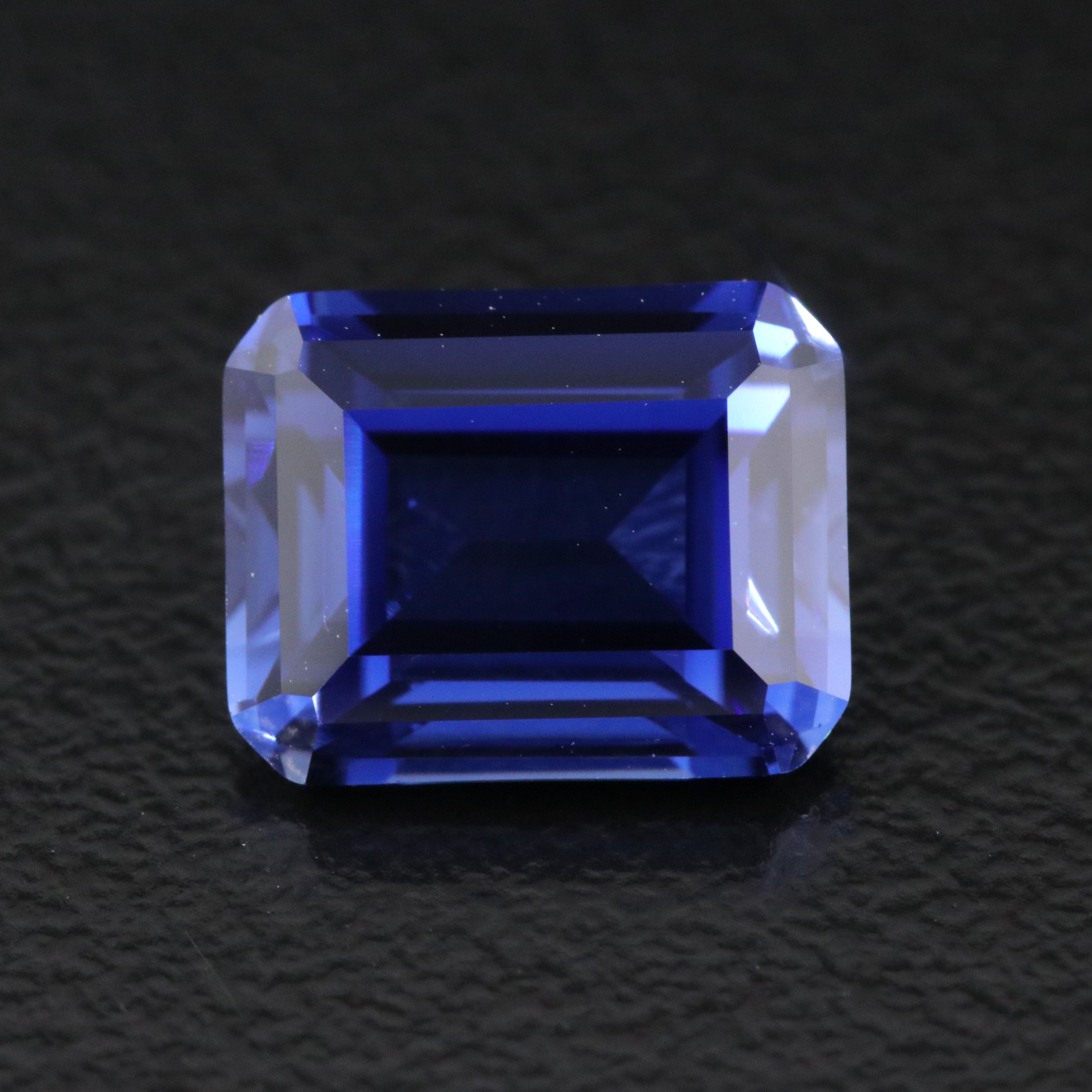 Loose 4.40 CT Lab Grown Sapphire