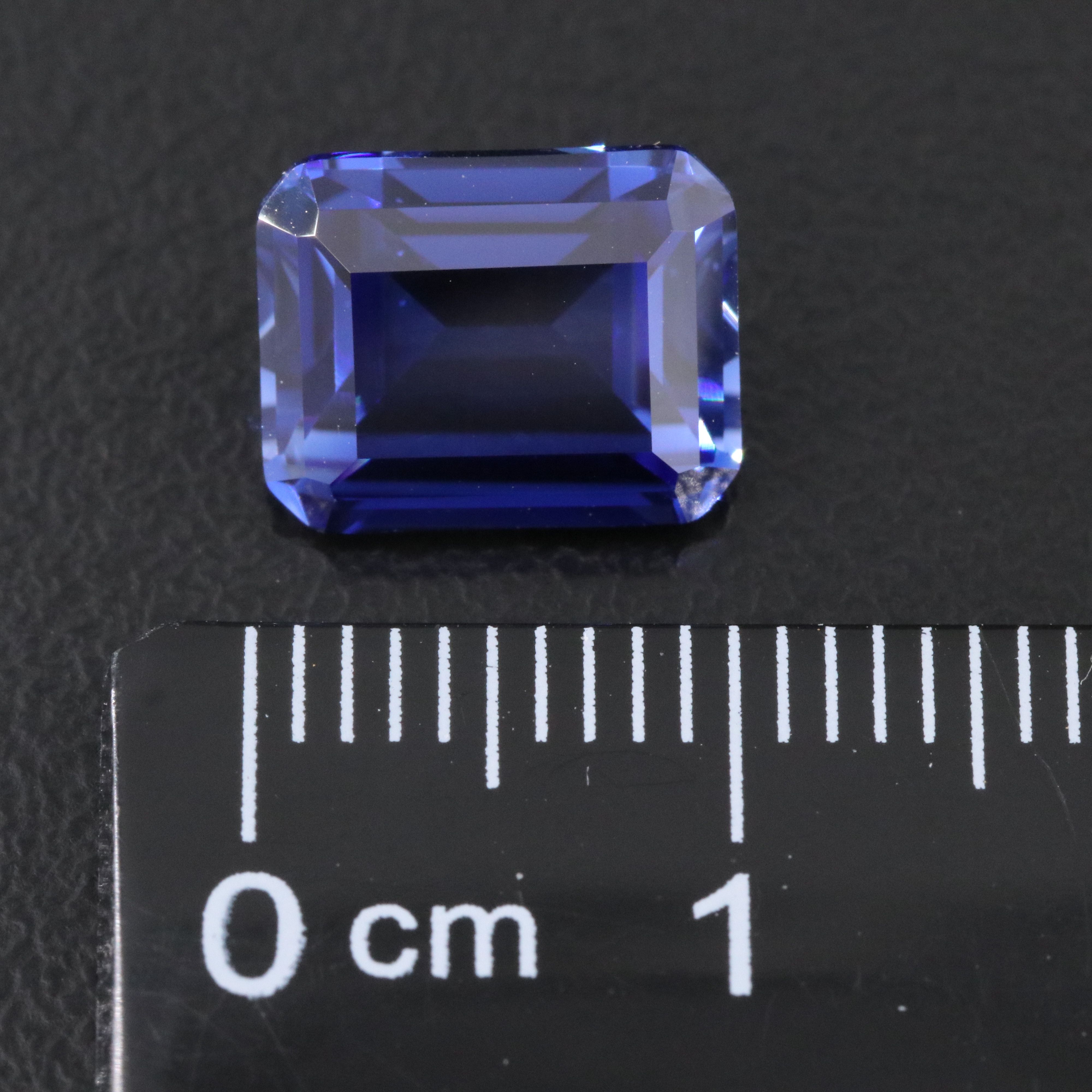 Loose 4.40 CT Lab Grown Sapphire