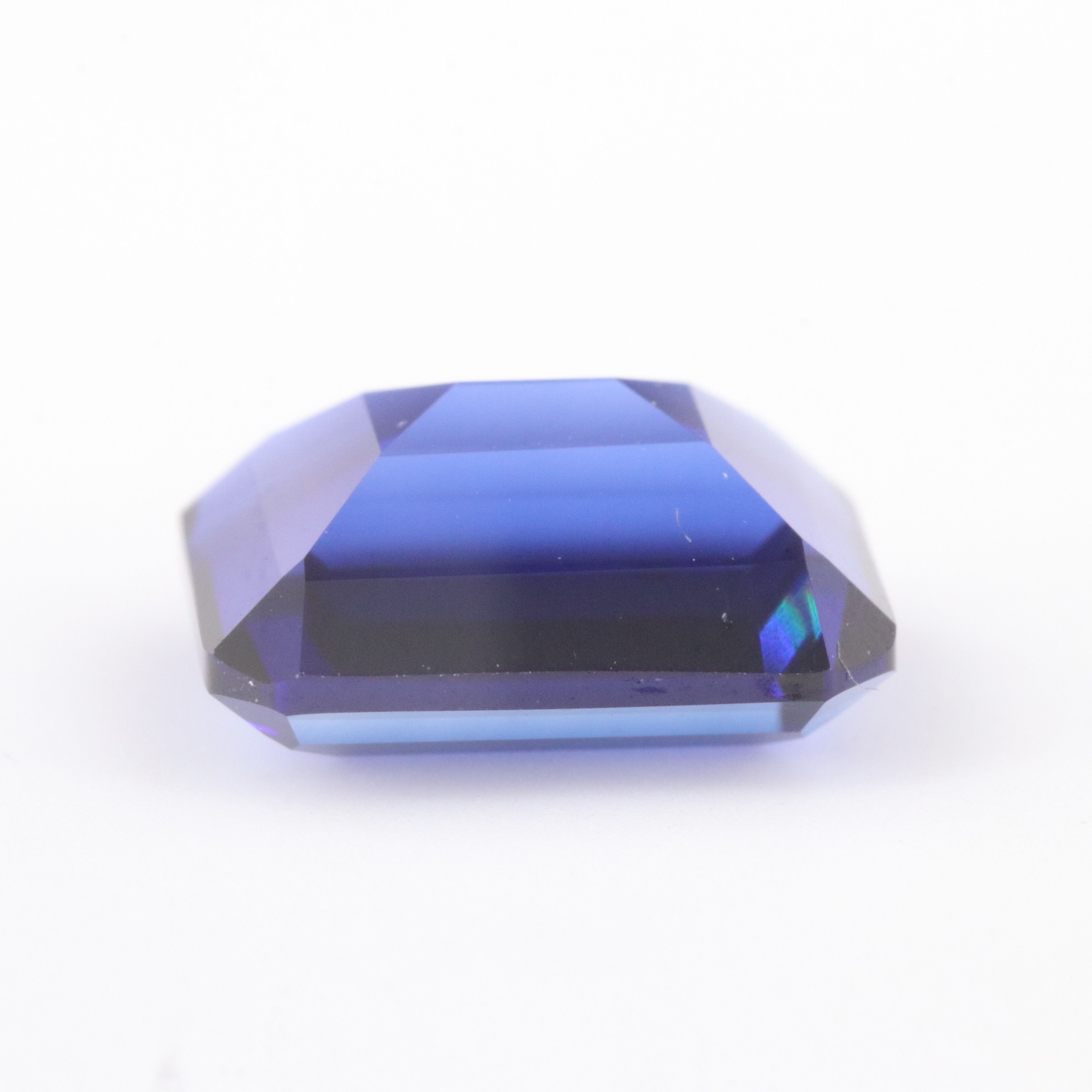 Loose 4.40 CT Lab Grown Sapphire