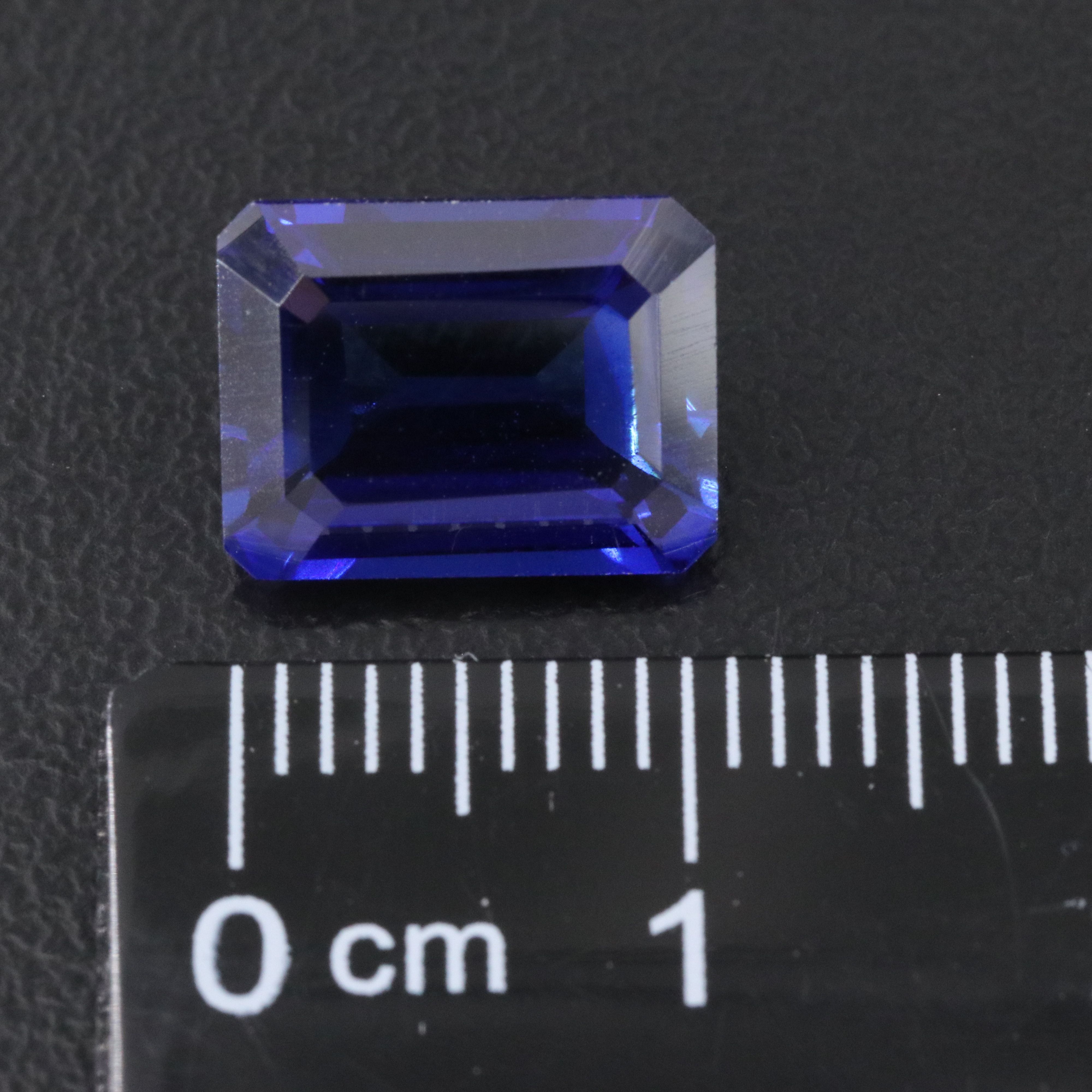 Loose 5.49 CT Lab Grown Sapphire