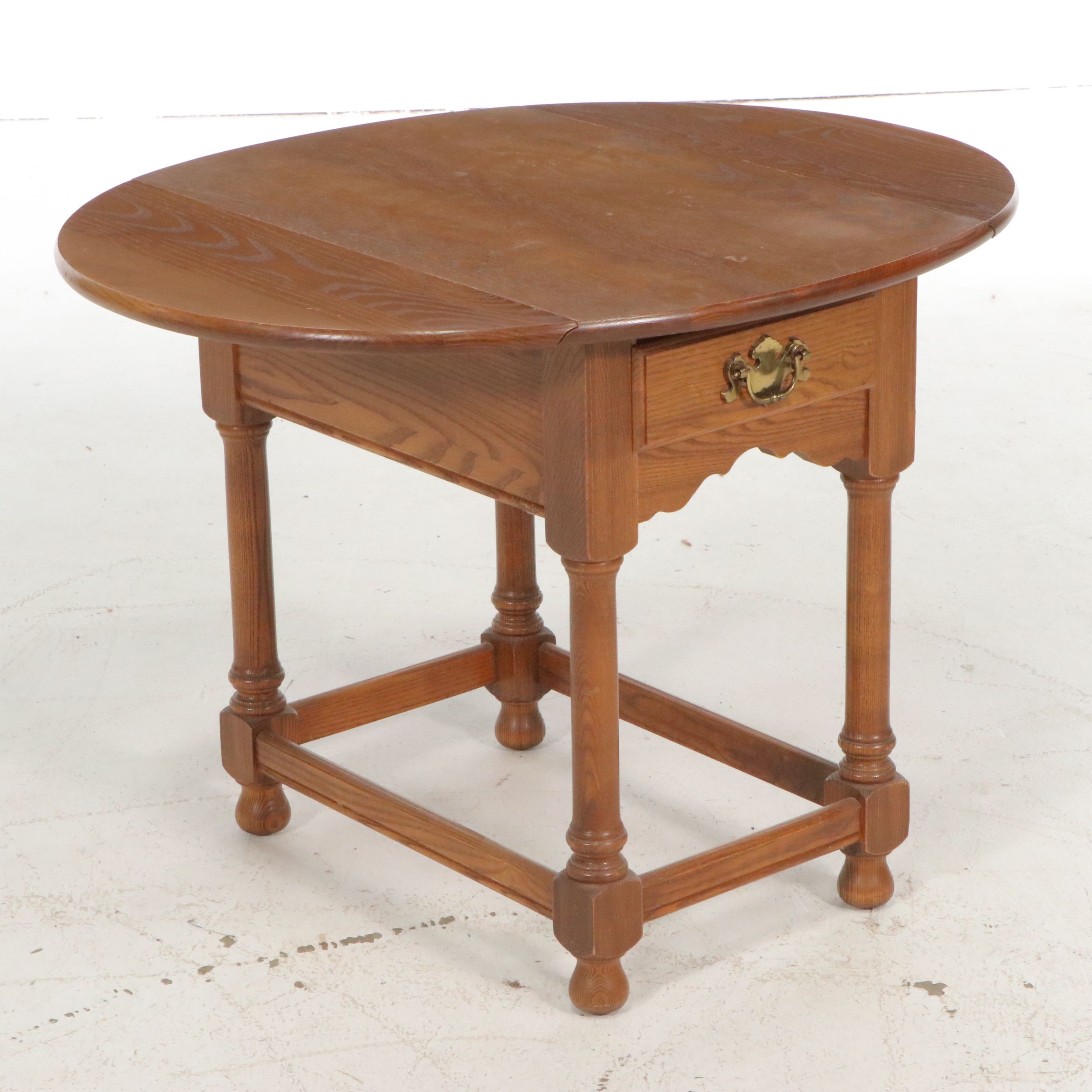 Colonial Revival Oak Drop-Leaf Side Table with Drawer, Late 20th Century