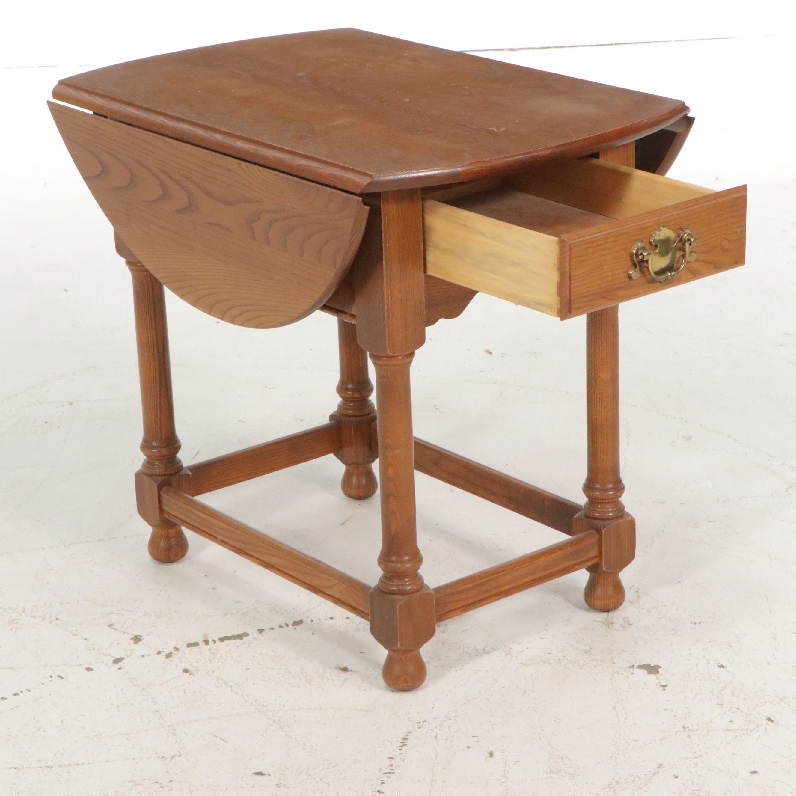 Colonial Revival Oak Drop-Leaf Side Table with Drawer, Late 20th Century