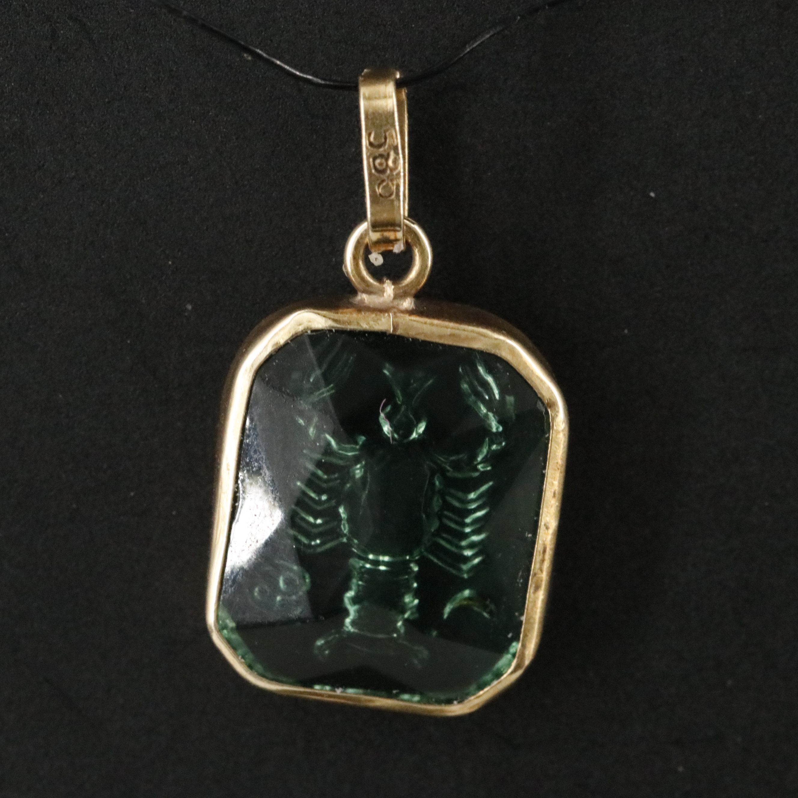 14K Intaglio Cancer Zodiac Pendant
