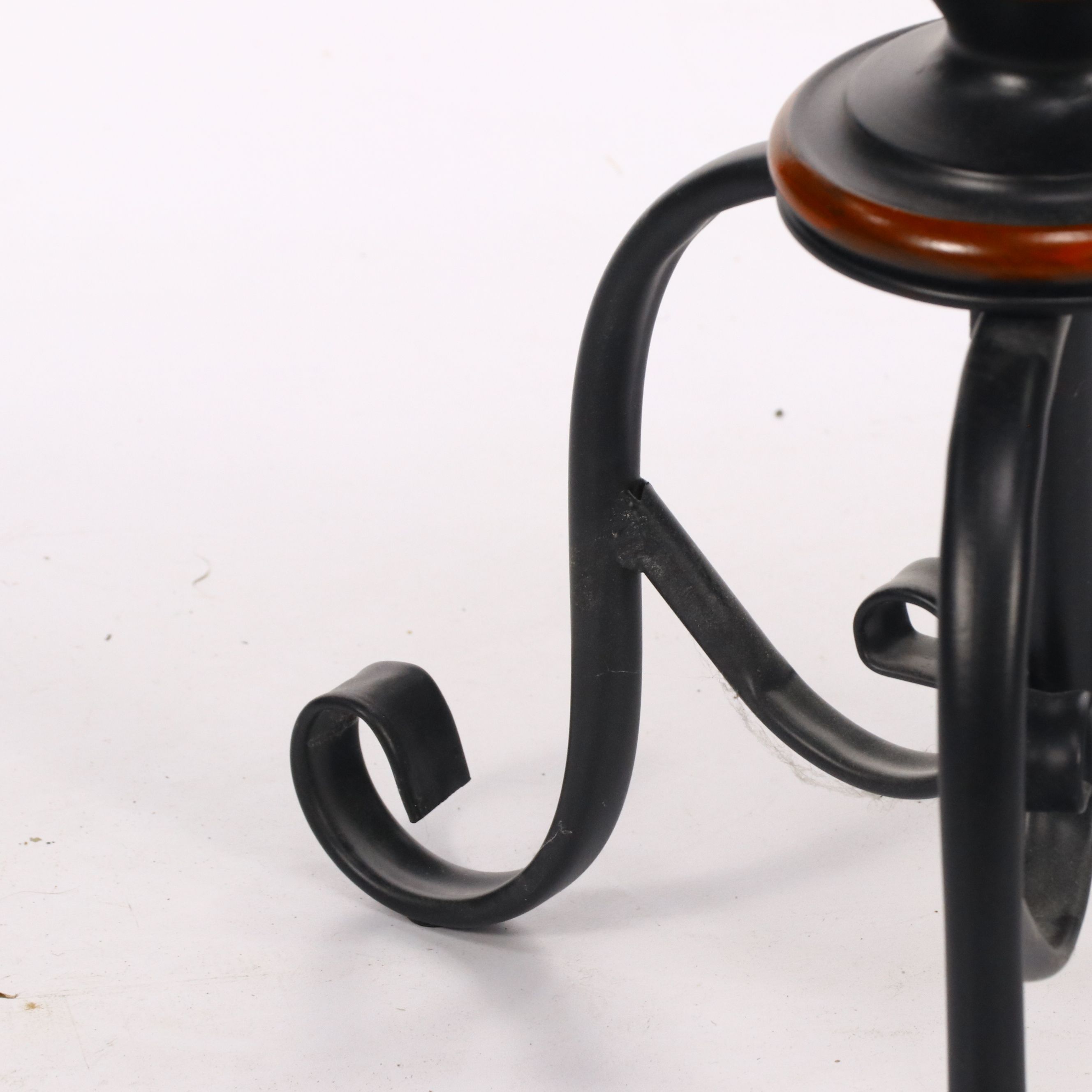 Wrought Iron Scrolled Table Lamps with Neoclassical Style Side Table