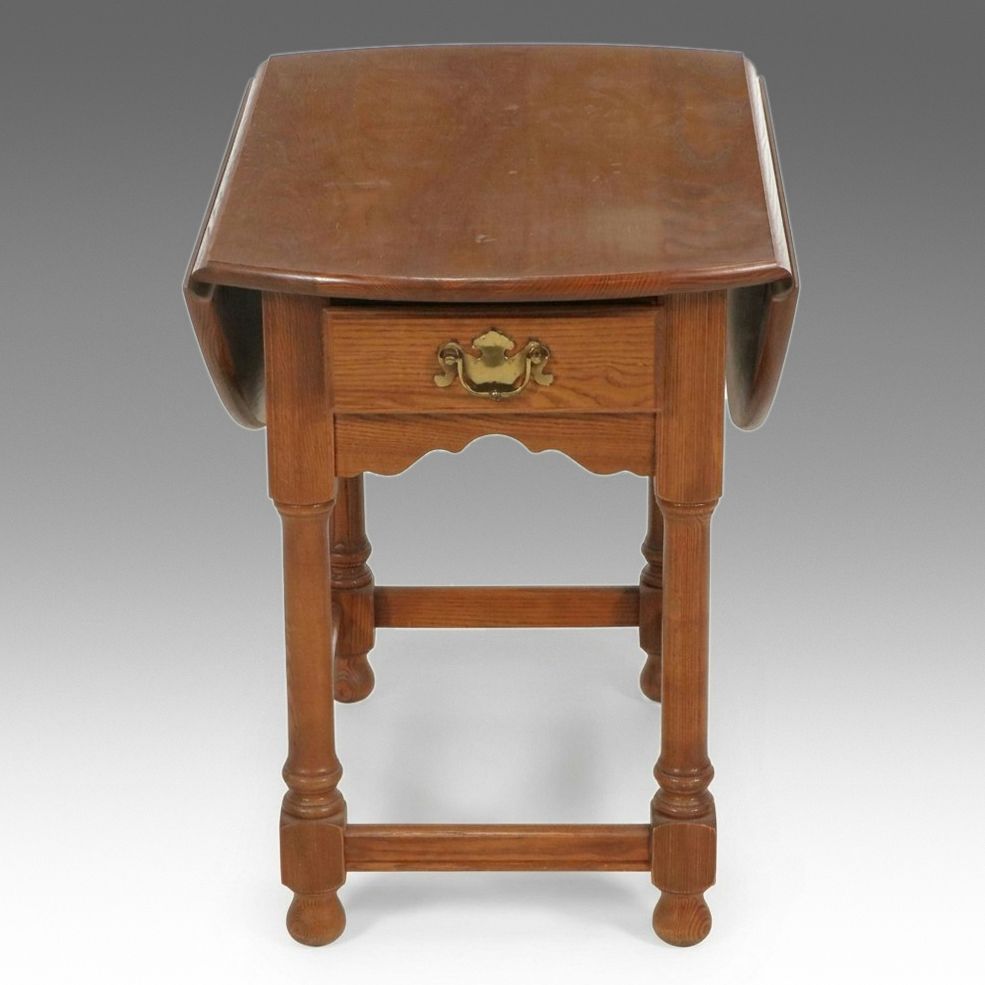 Colonial Revival Oak Drop-Leaf Side Table with Drawer, Late 20th Century
