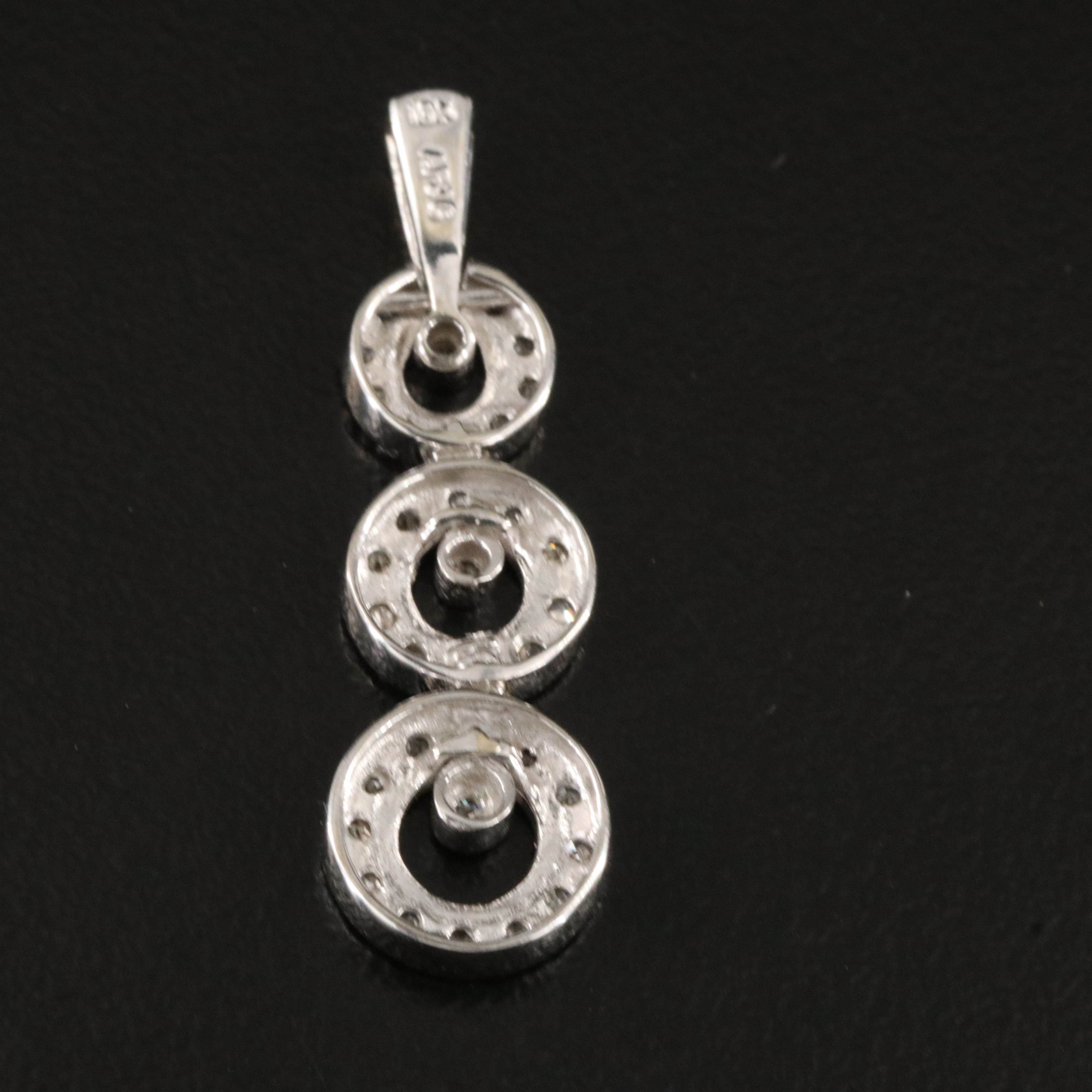 10K 0.26 CTW Diamond Graduated Circle Pendant