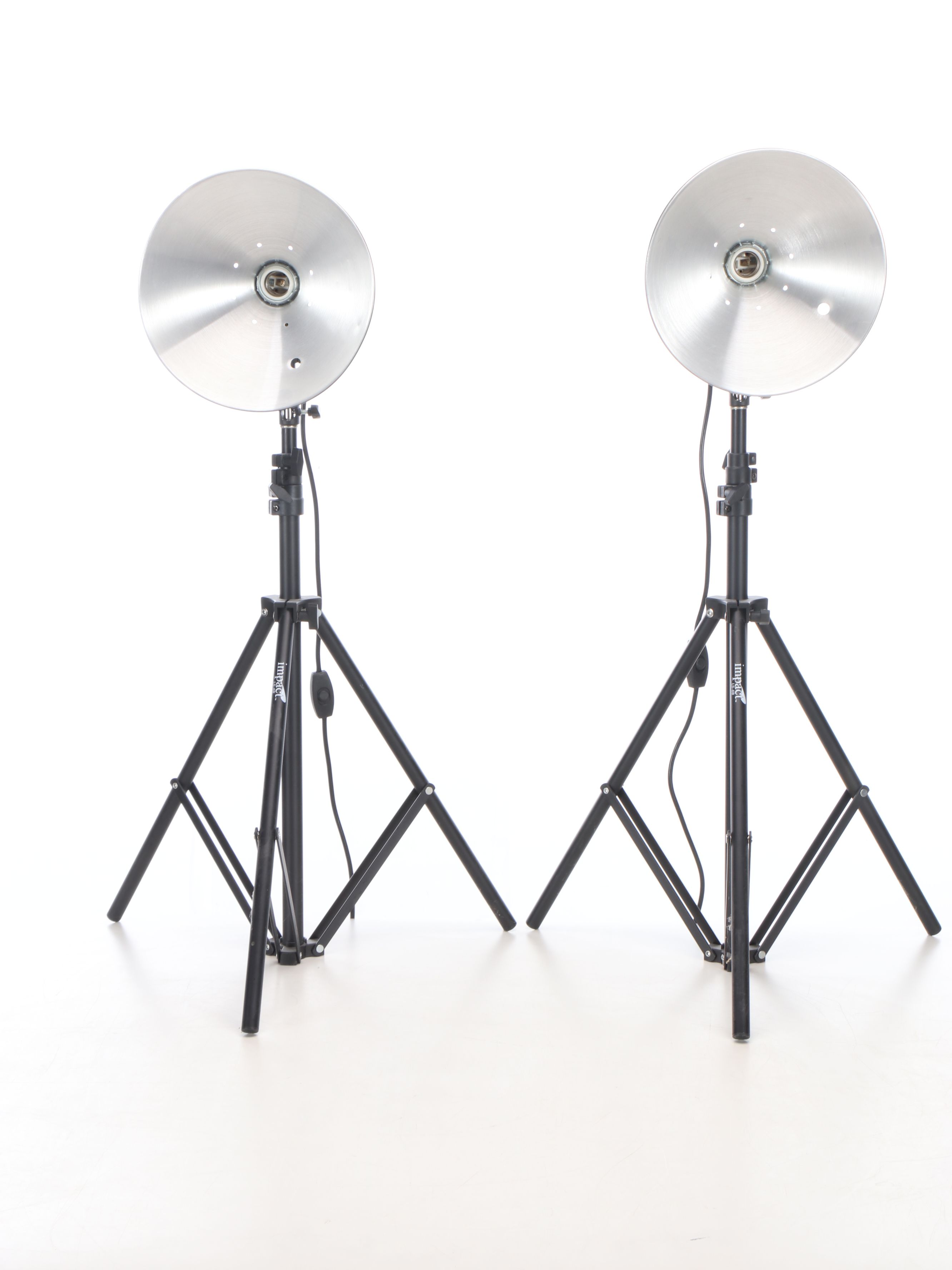 Pair of Impact SP-UM Photo Lights with Photo Tent and Backdrop Roll
