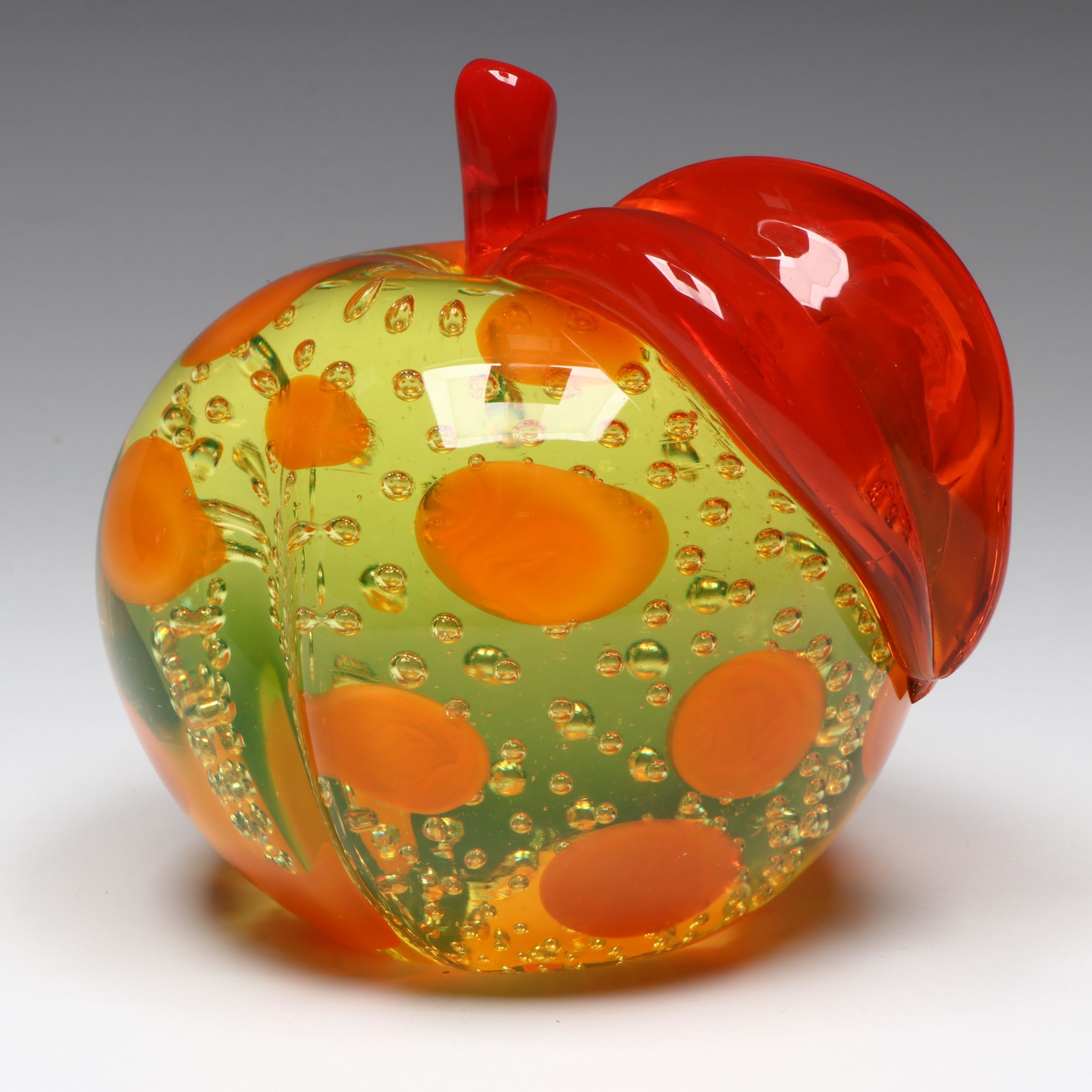 Attributed to Gino Cenedese Controlled Bubble Art Glass Apple Figure