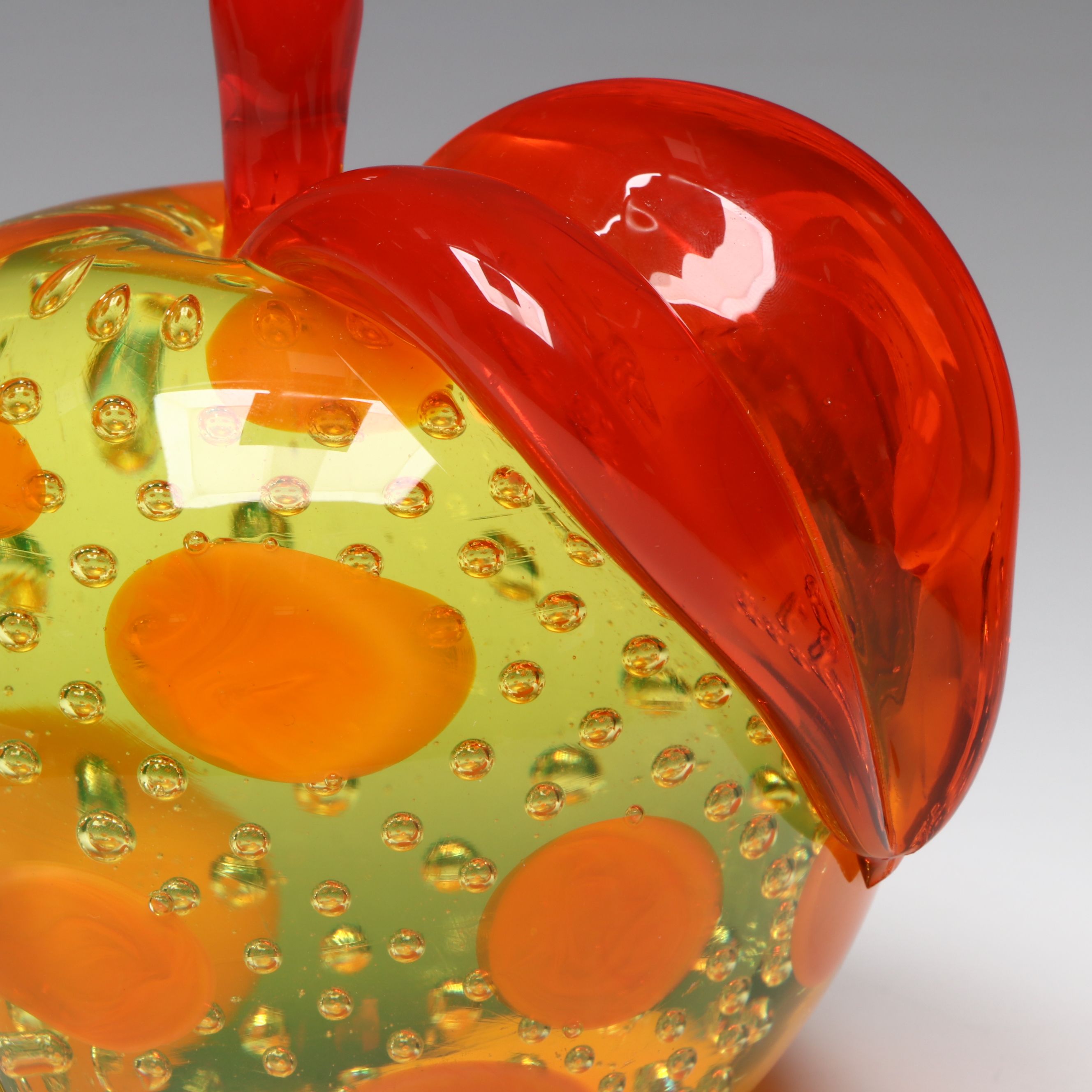 Attributed to Gino Cenedese Controlled Bubble Art Glass Apple Figure