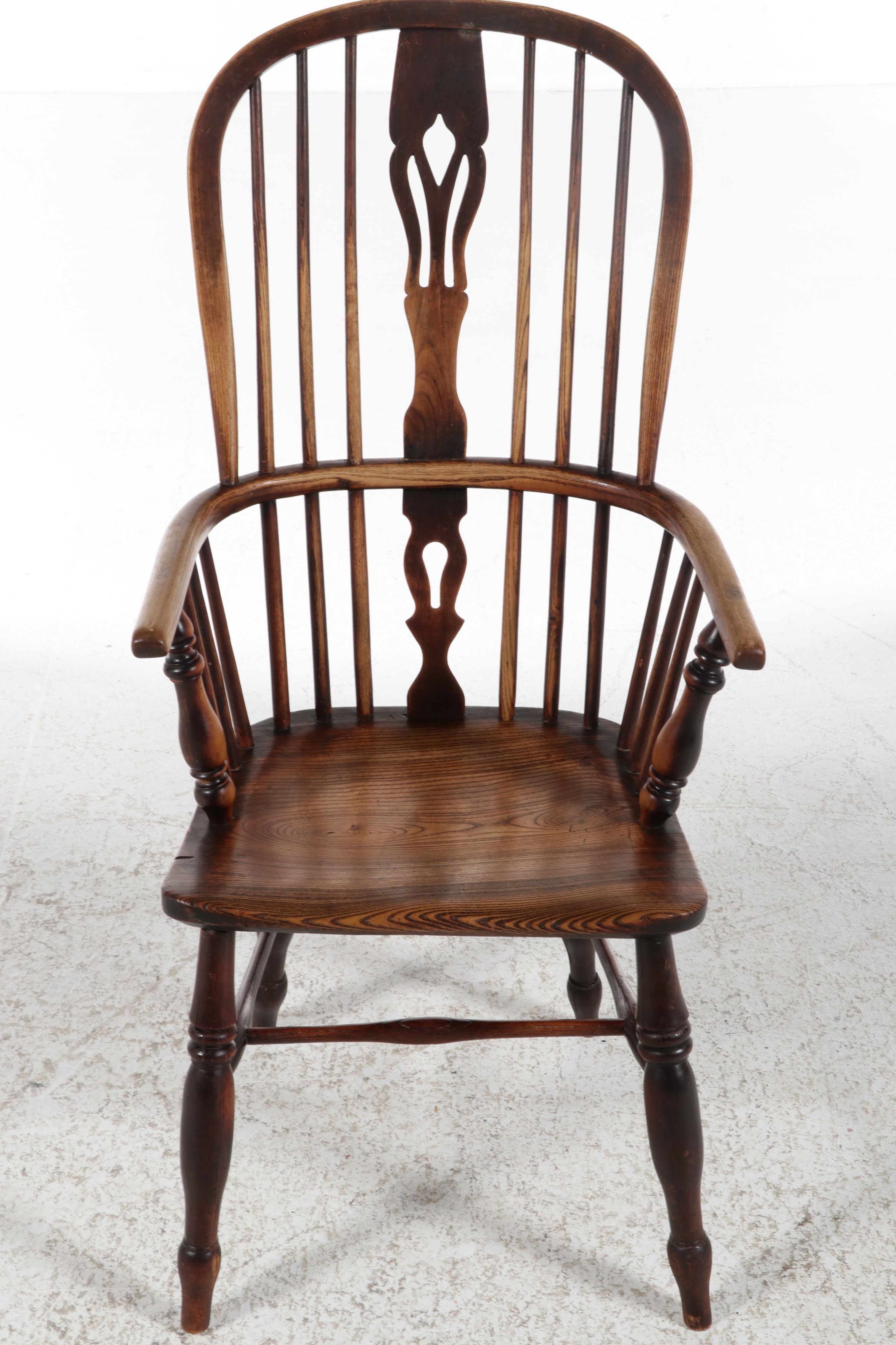 English Elm Windsor Sack-Back Armchair with Pierced Splat, 19th Century