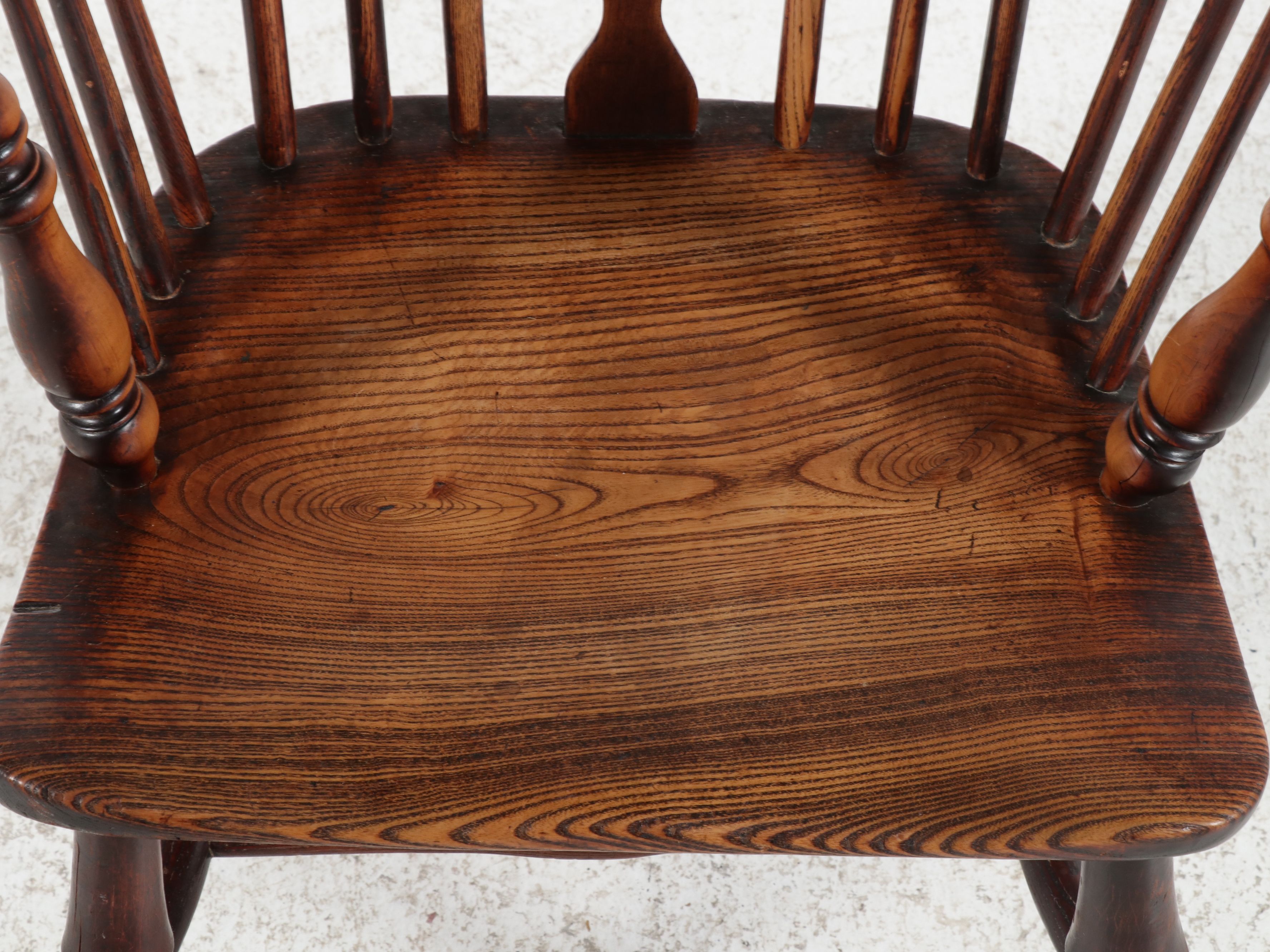 English Elm Windsor Sack-Back Armchair with Pierced Splat, 19th Century