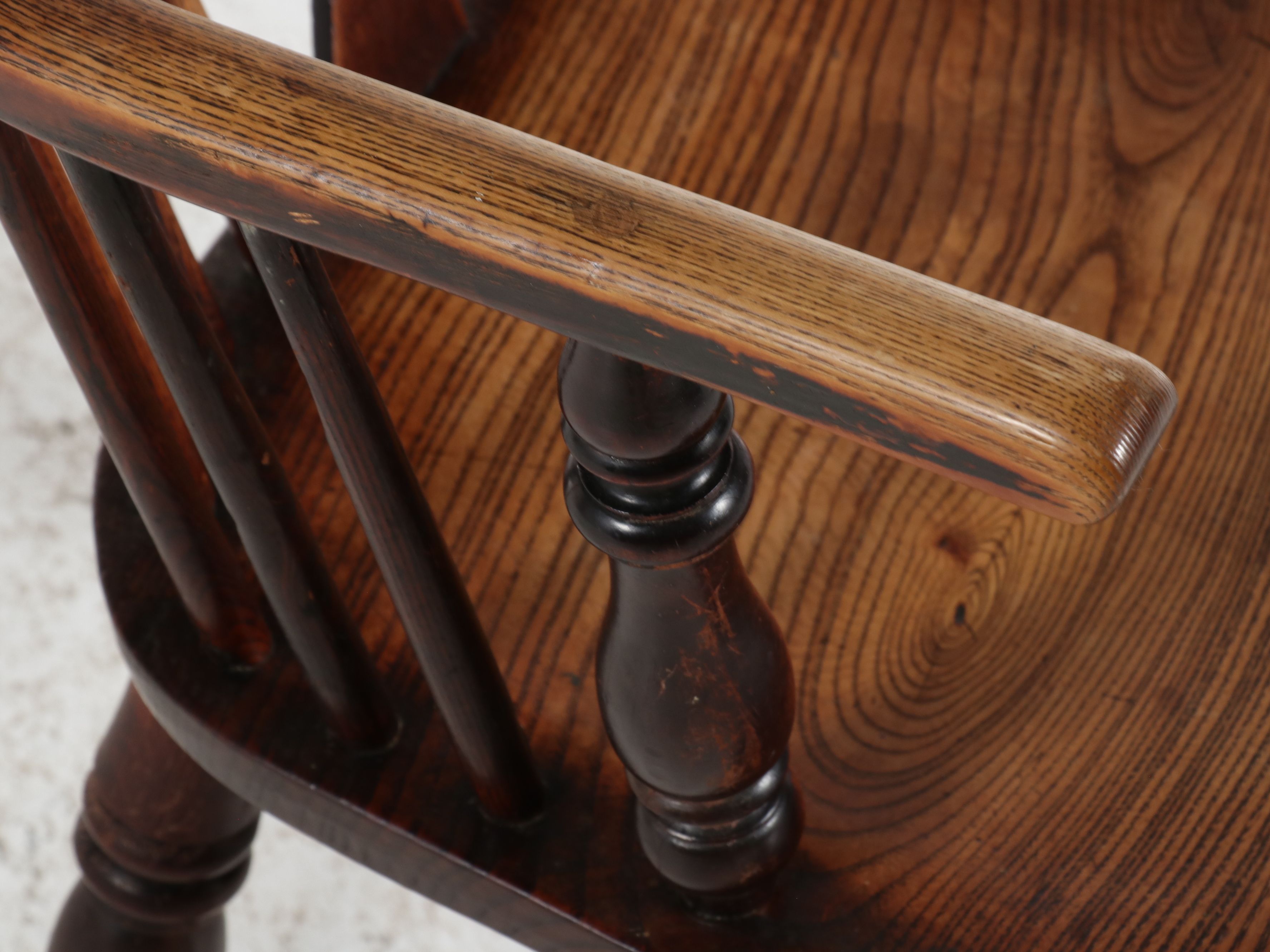 English Elm Windsor Sack-Back Armchair with Pierced Splat, 19th Century