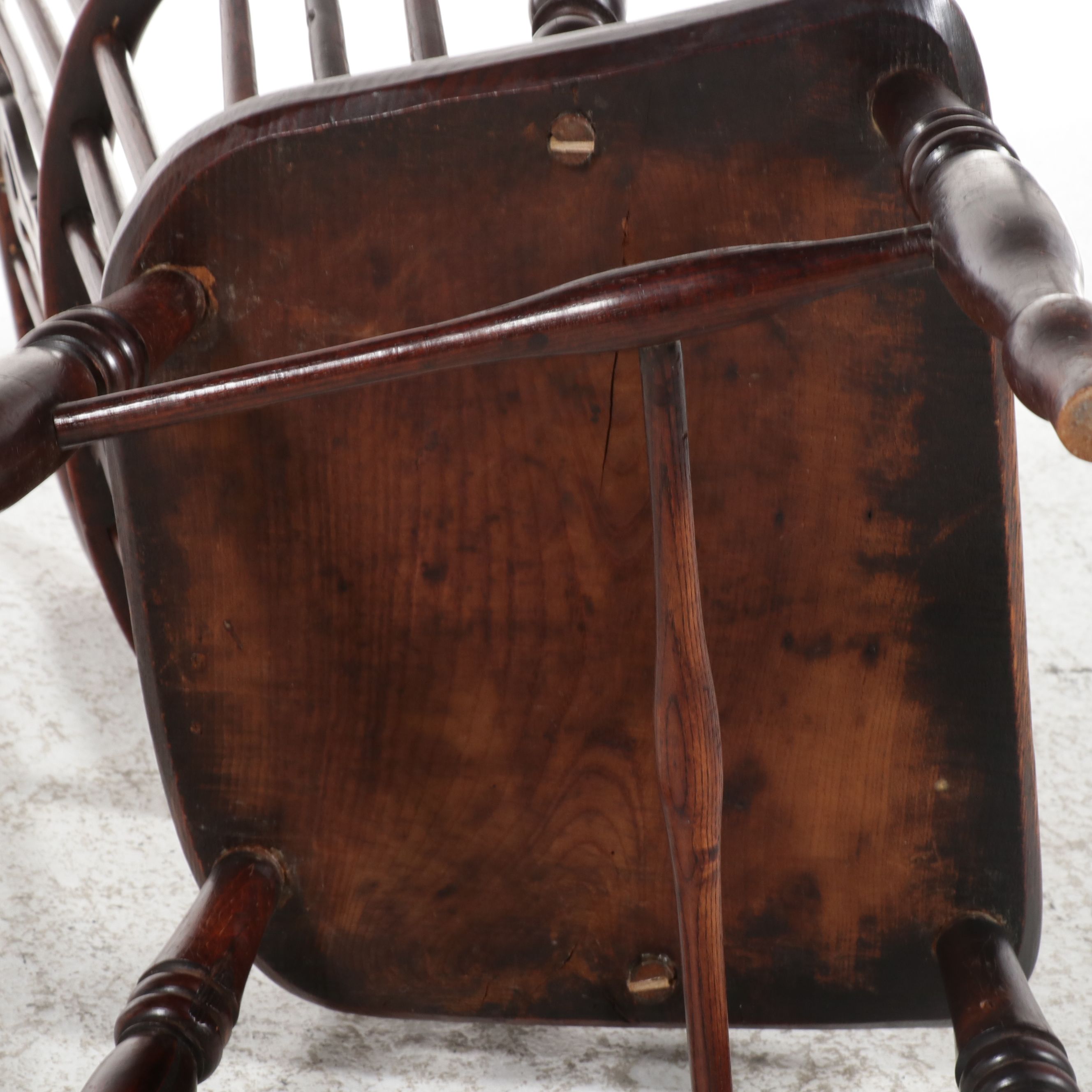 English Elm Windsor Sack-Back Armchair with Pierced Splat, 19th Century
