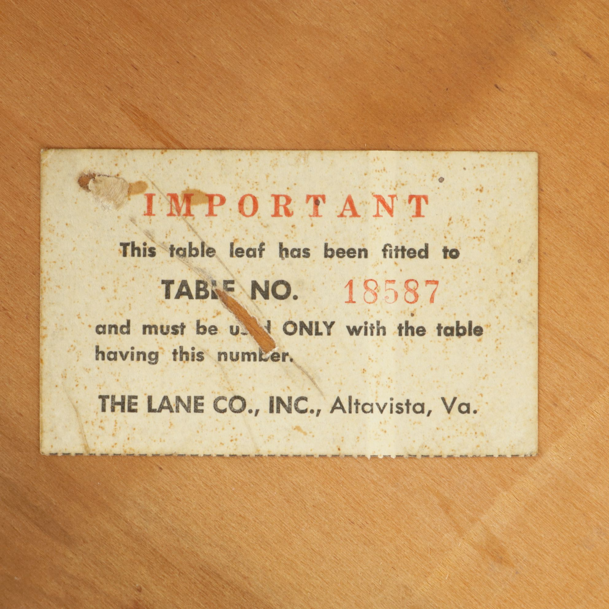 Lane Hepplewhite Style Mahogany Drop Leaf Dining Table