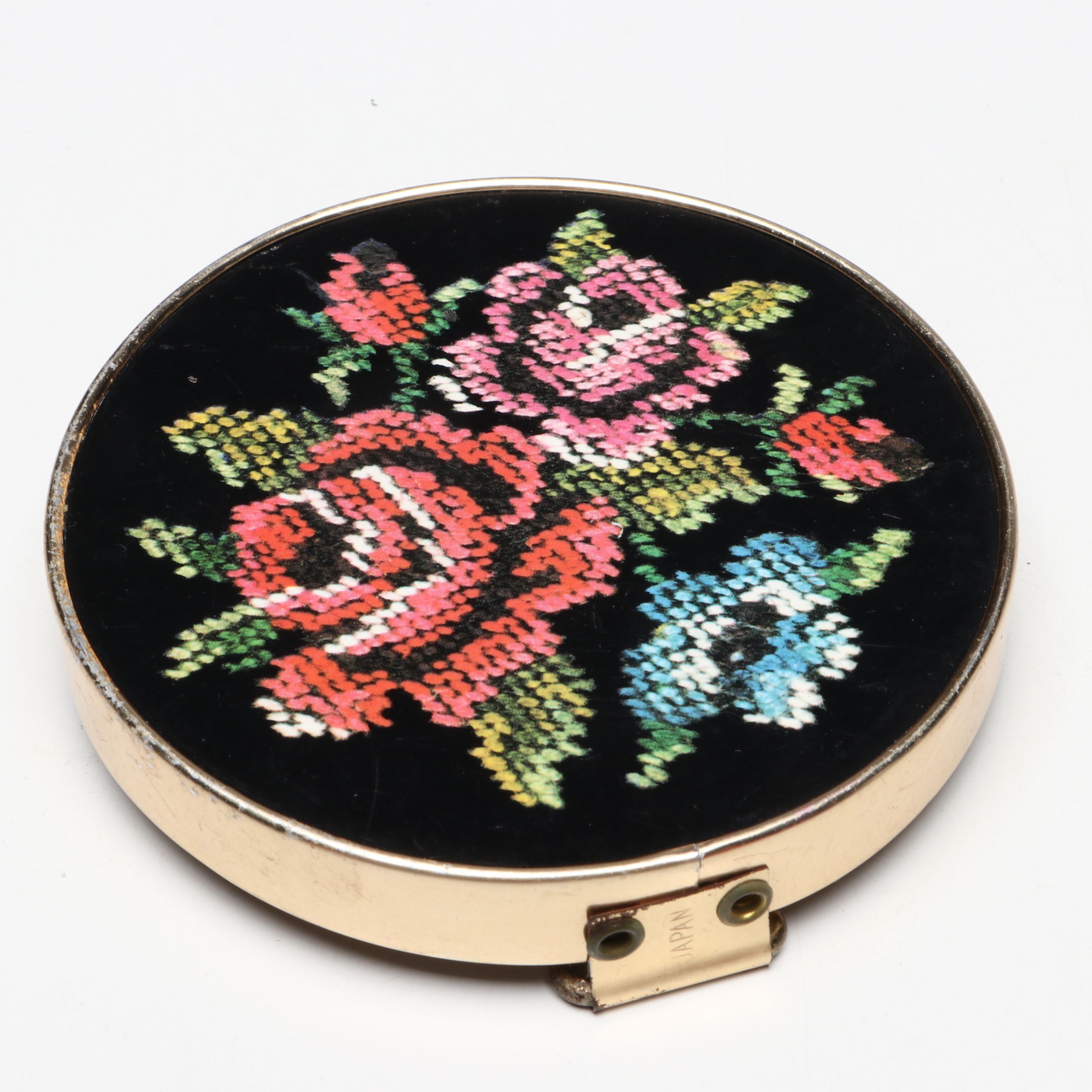 La Vie and Other Embellished and Decorative Mirror Compacts