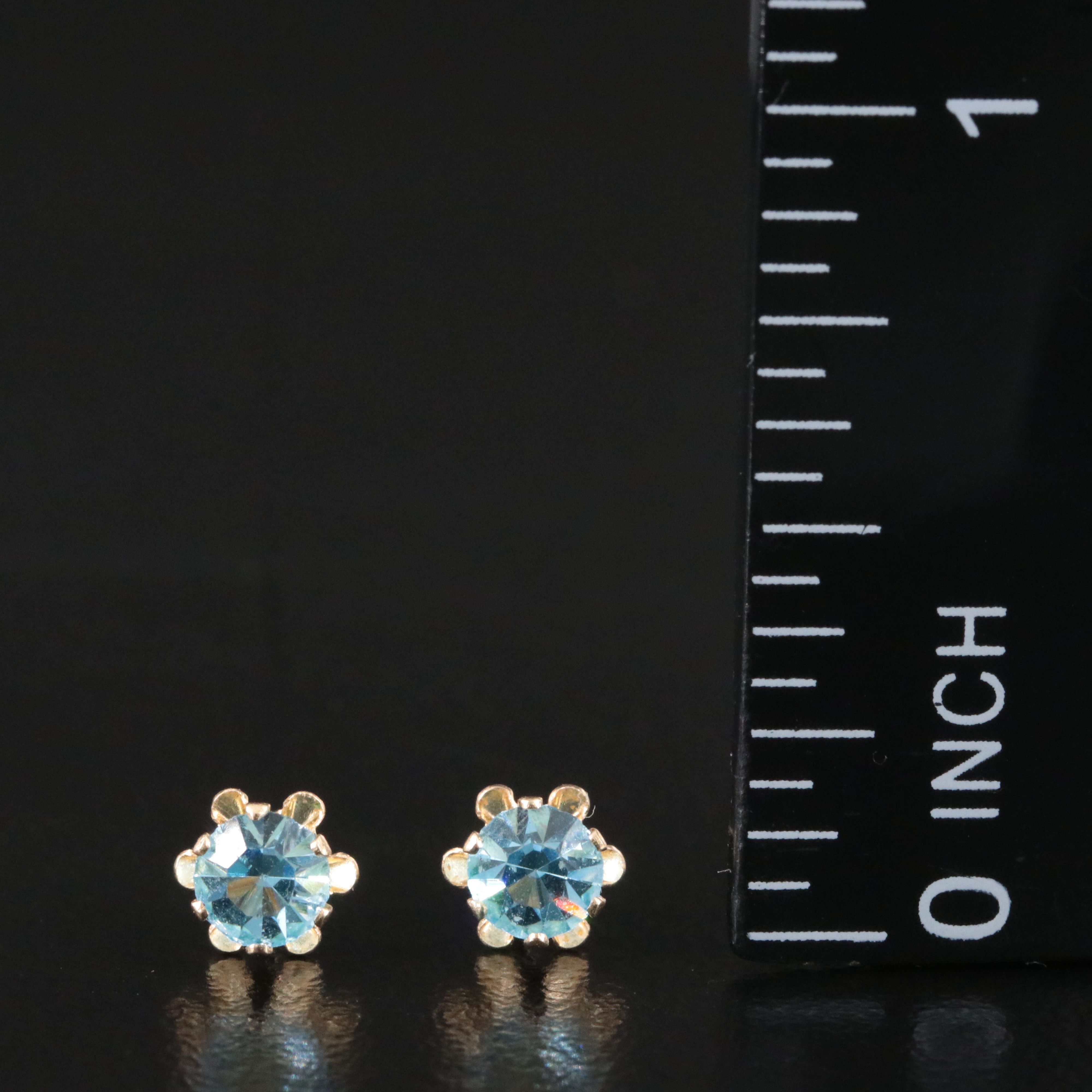 14K Buttercup Stud Earrings