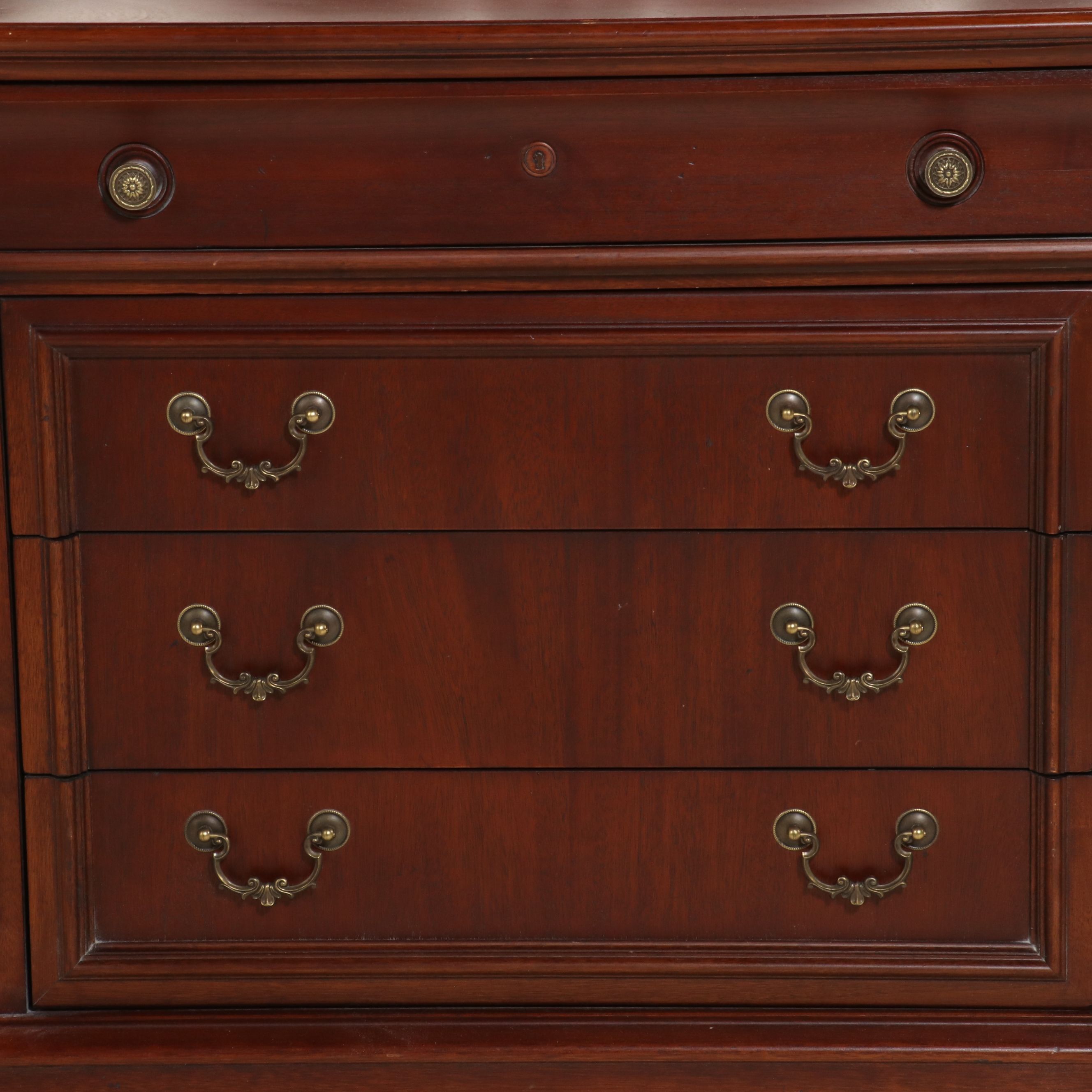 Lexington Furniture "Vestiges" Mahogany Small Chest of Drawers