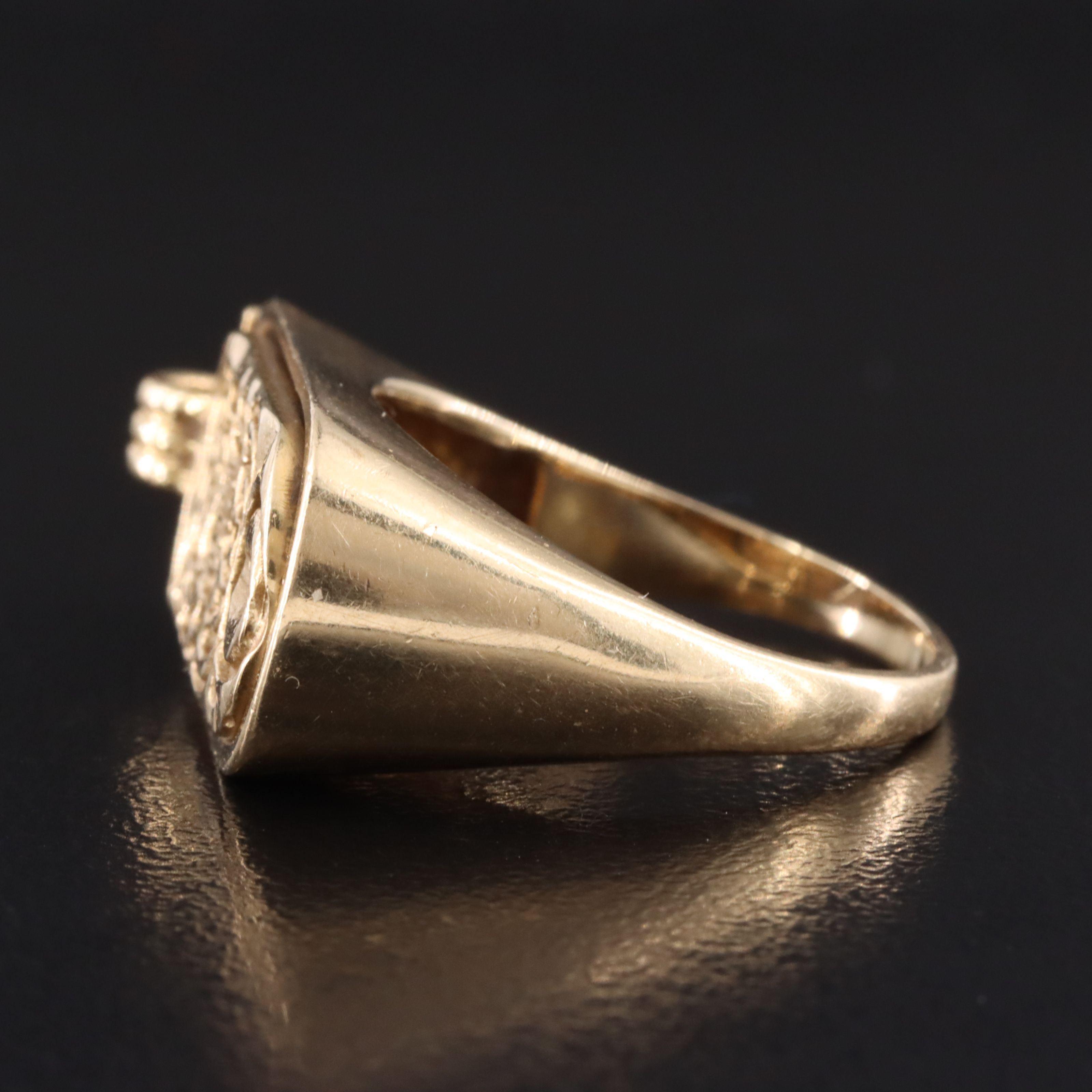 Metropolitan Museum of Art 14K Egyptian Revival Scarab Ring, 1978