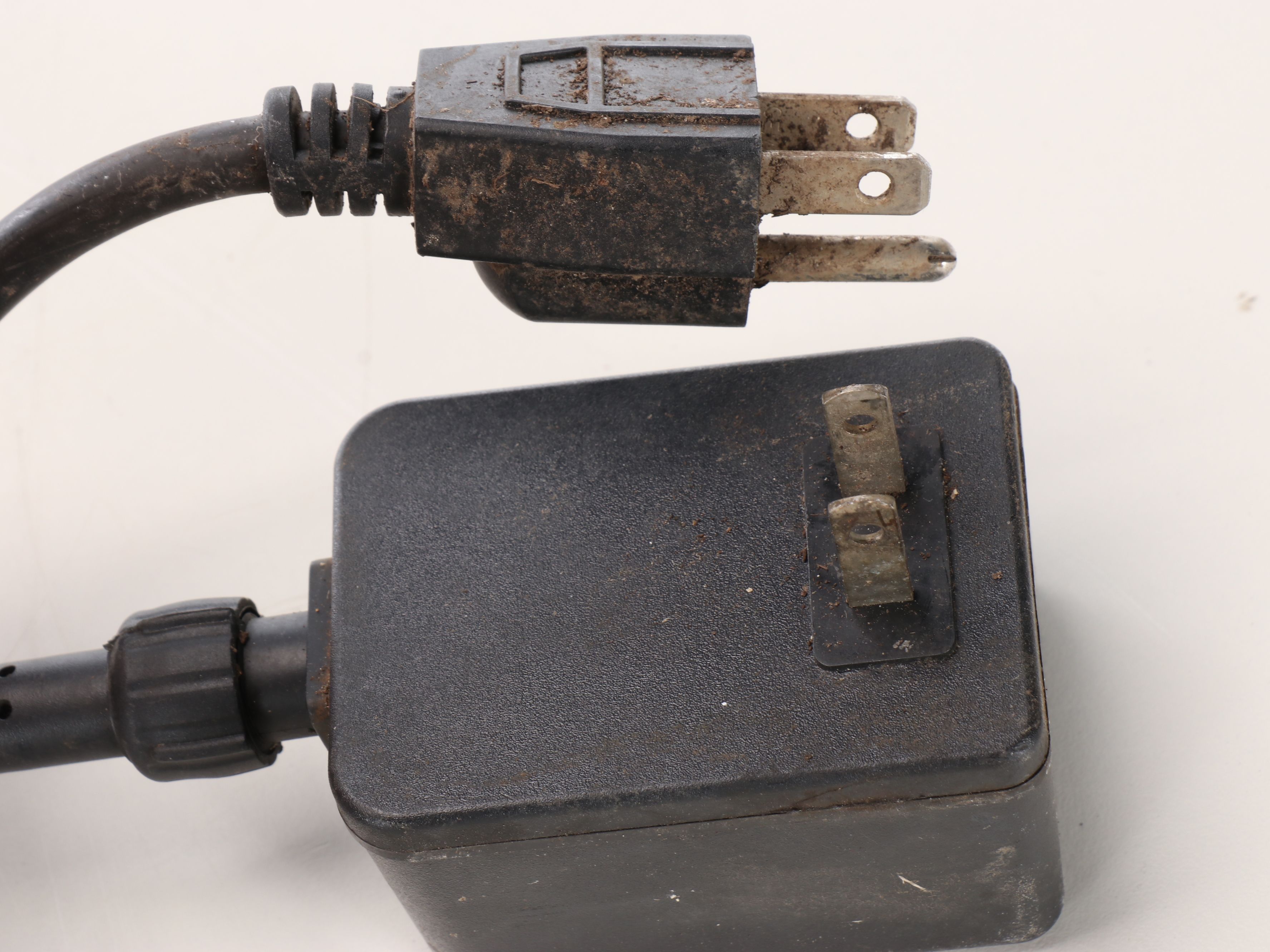 Massarelli's Cheshire Urn Cast Concrete Fountain Base