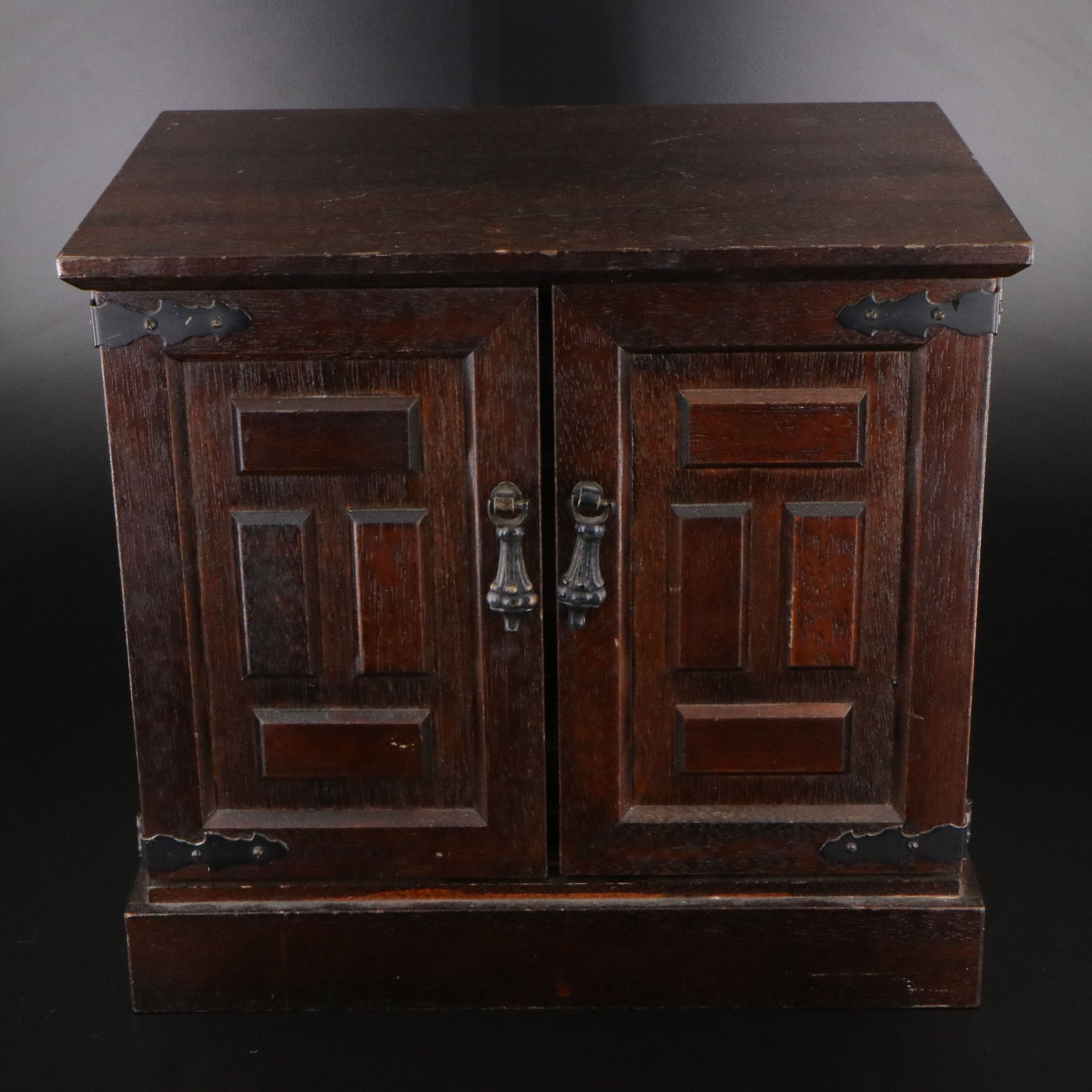 Uncommon Discoveries: Jewelry Collection