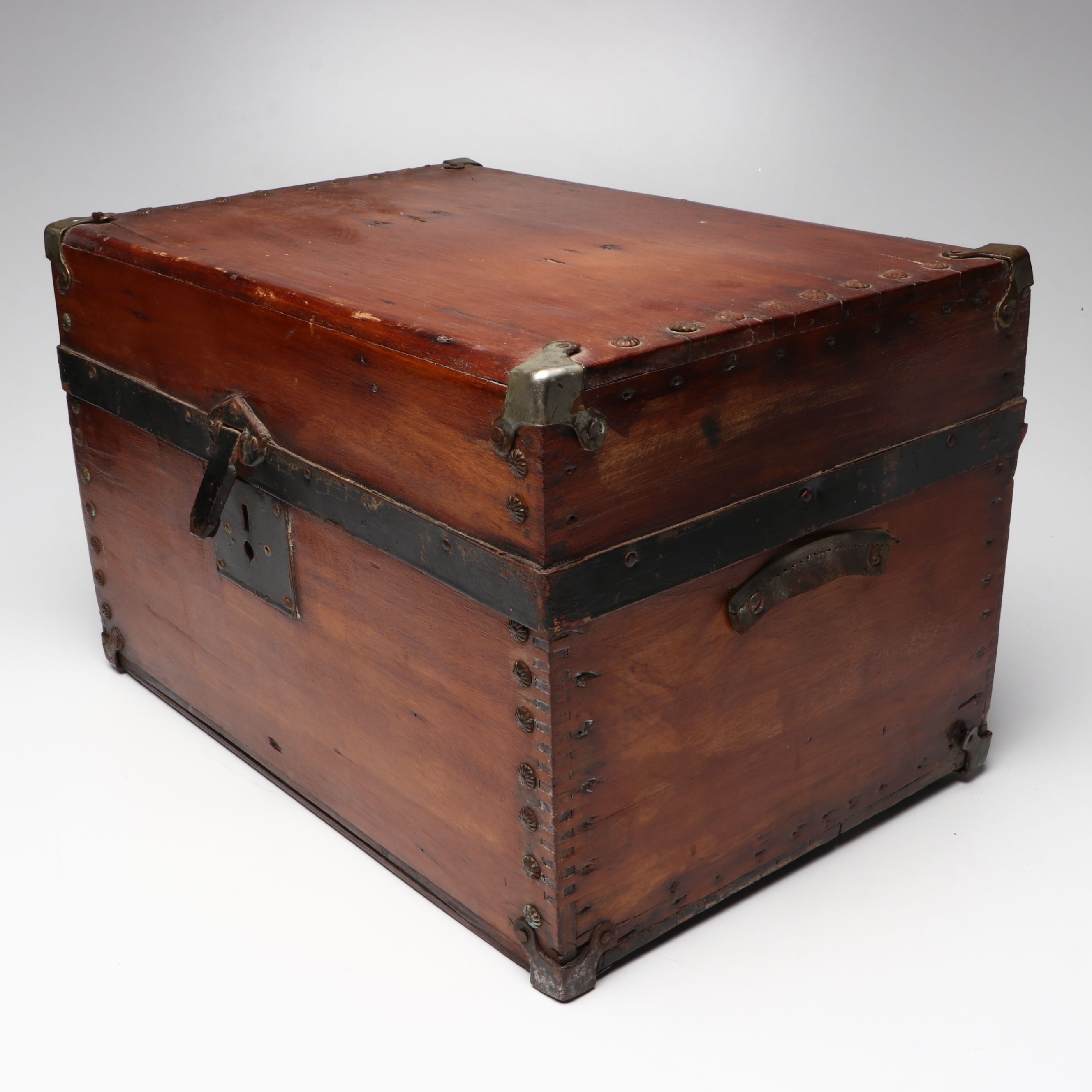 The Pettibone Mfg. Co. Wooden Box, Late 19th/Early 20th Century