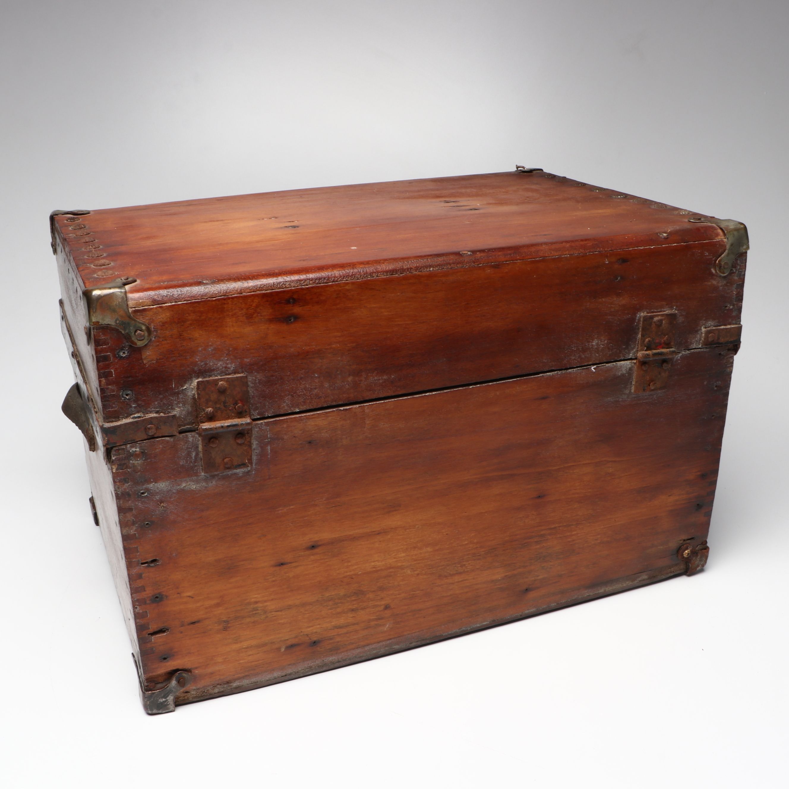The Pettibone Mfg. Co. Wooden Box, Late 19th/Early 20th Century