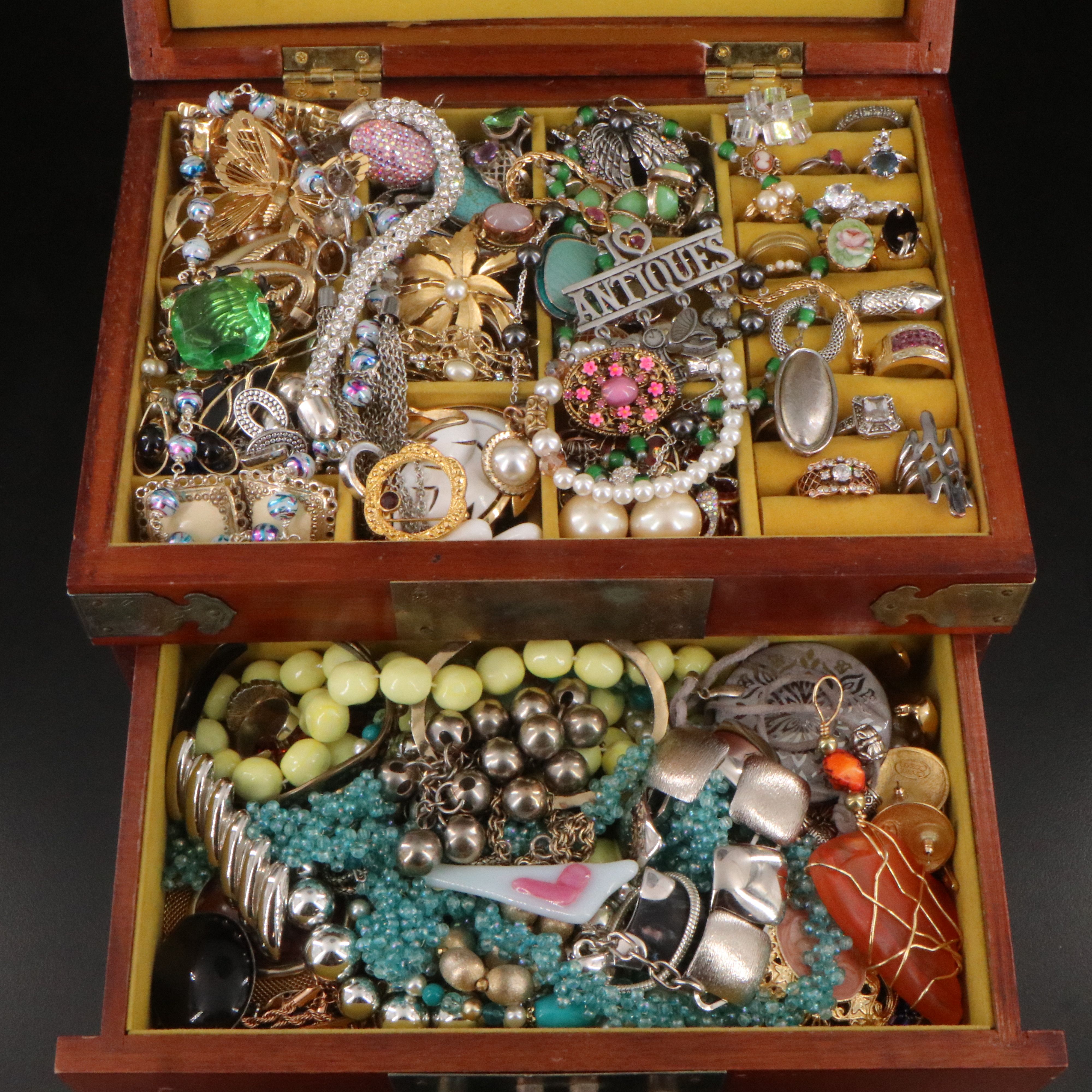 Uncommon Discoveries: Jewelry Collection
