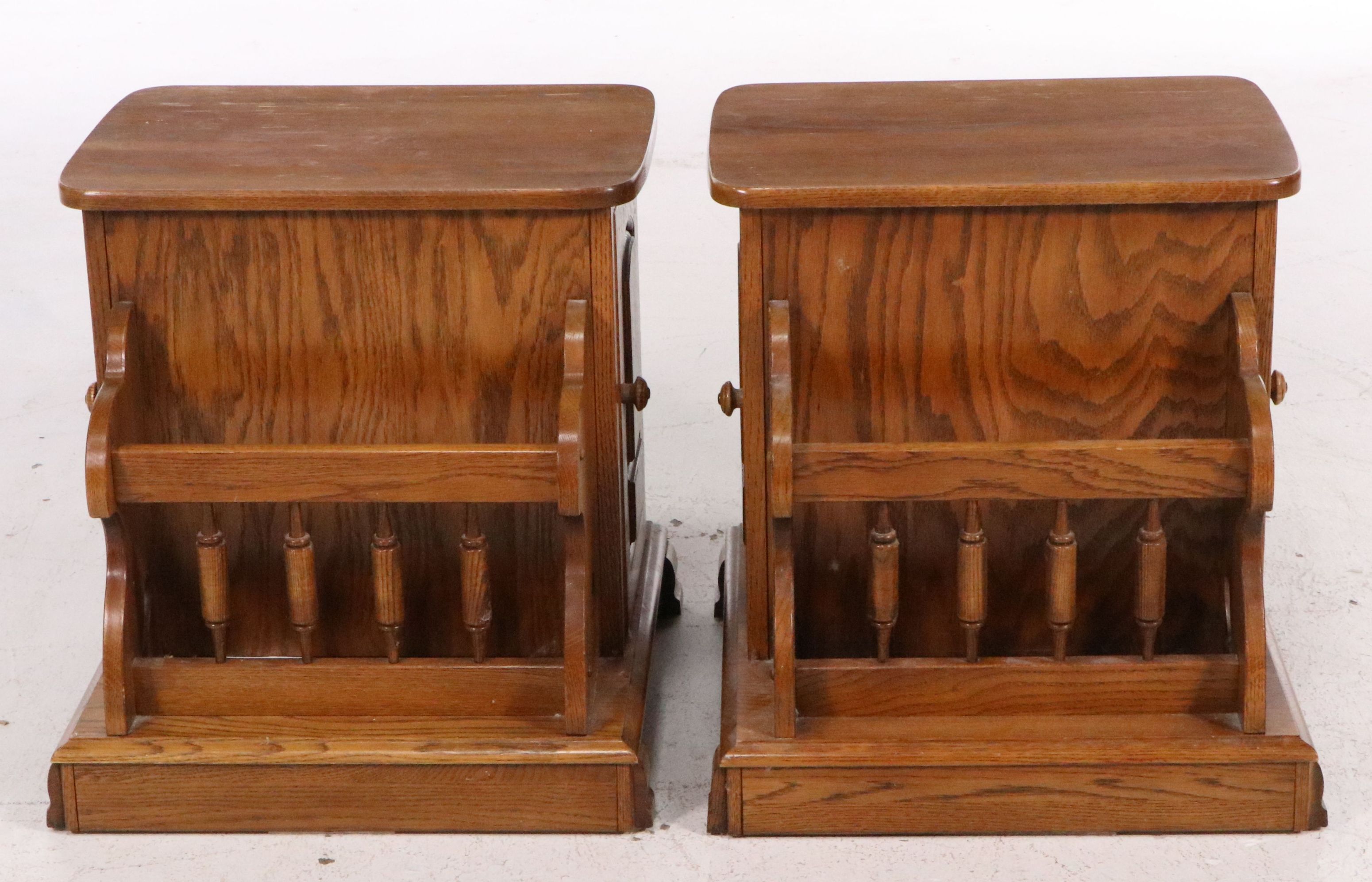 Pair of Country Colonial Style Oak Magazine End Tables, Late 20th Century