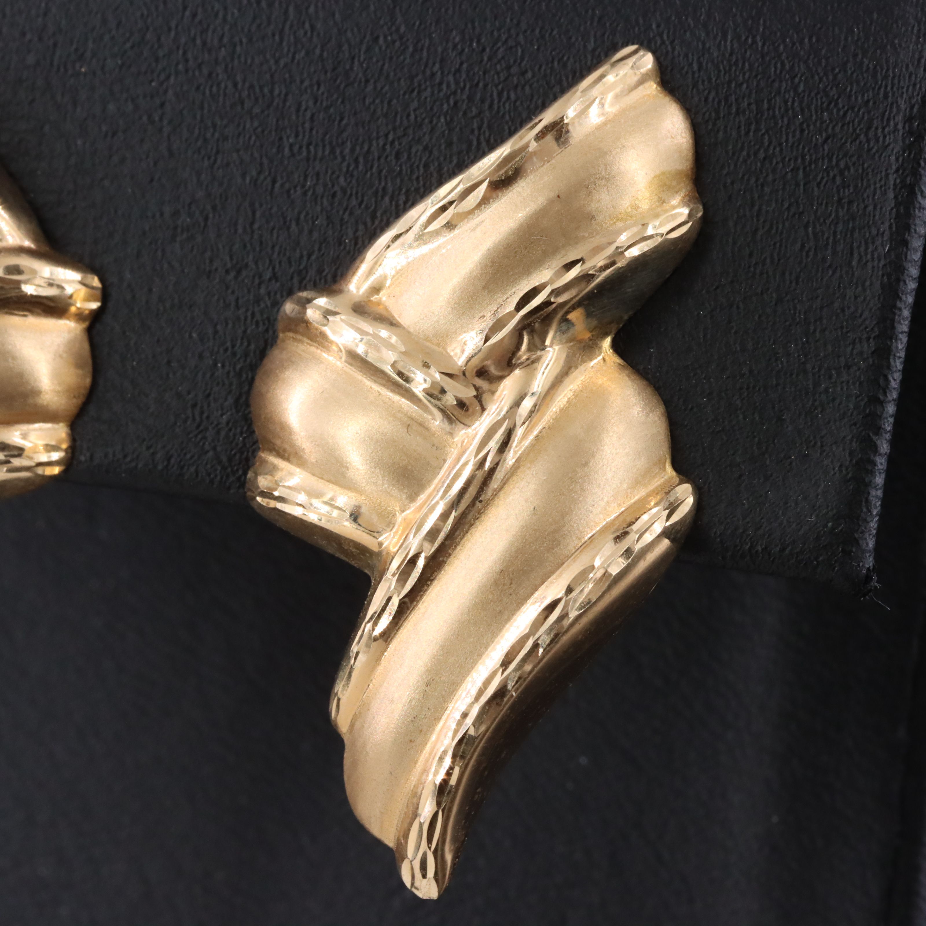 14K Zig-Zag Earrings